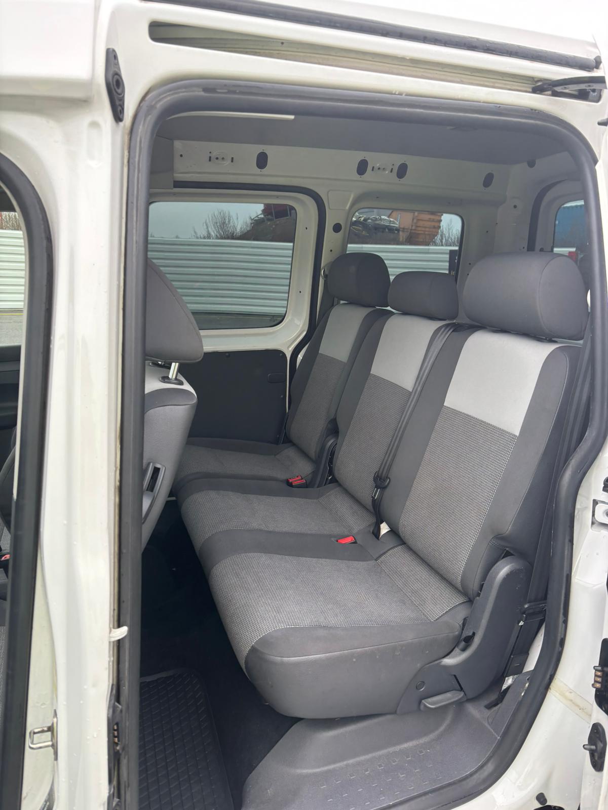 VW Caddy 1.6 TDI BlueMotion Technology DSG-showroom-element-1