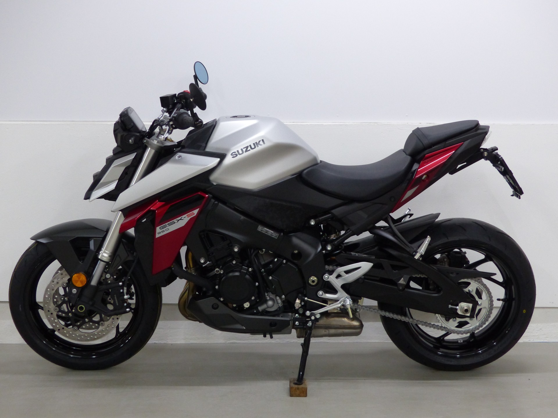 SUZUKI GSX-S 950 ABS 70kW mit Zubehör-image-14