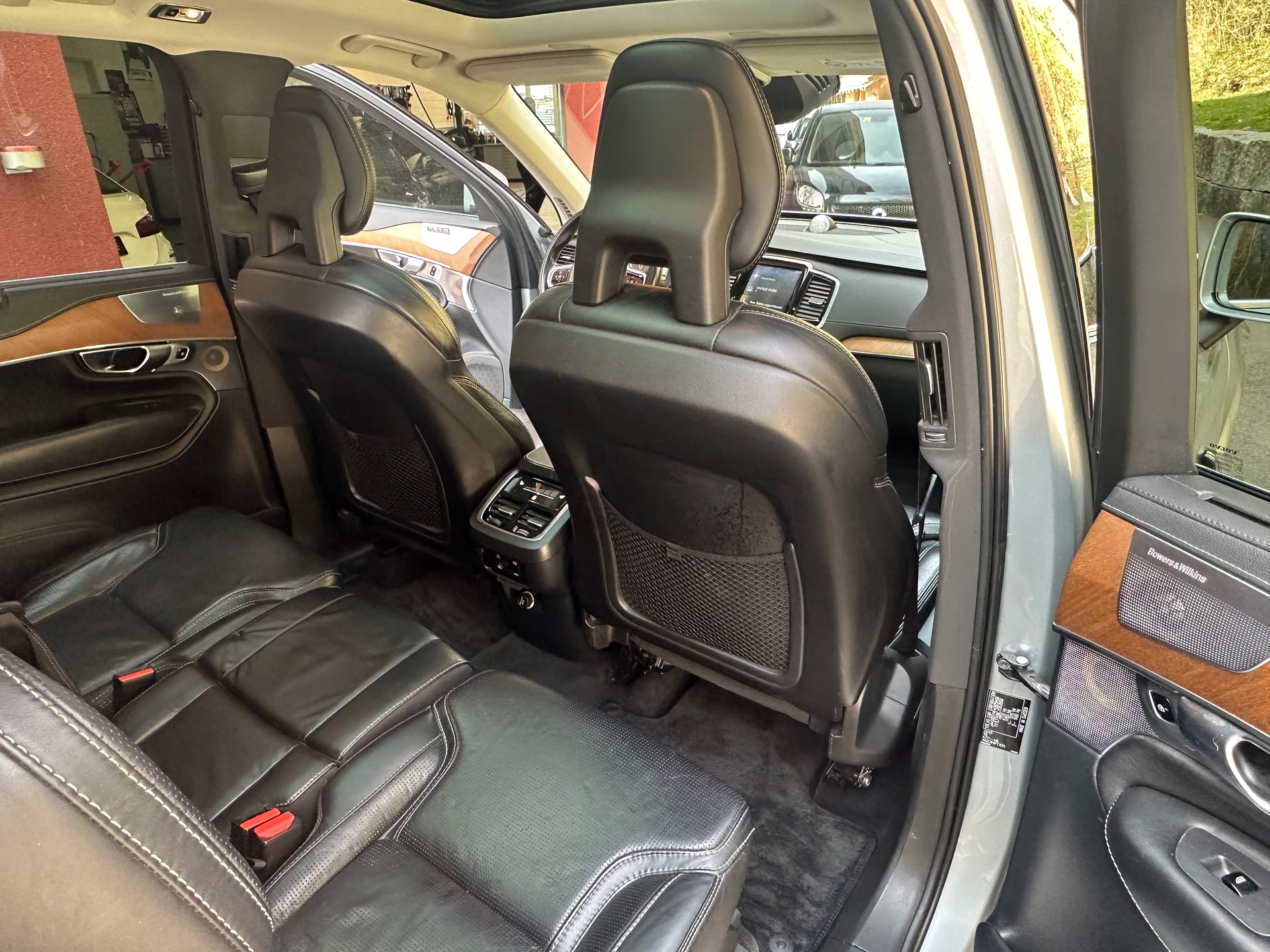 VOLVO XC90-image-19