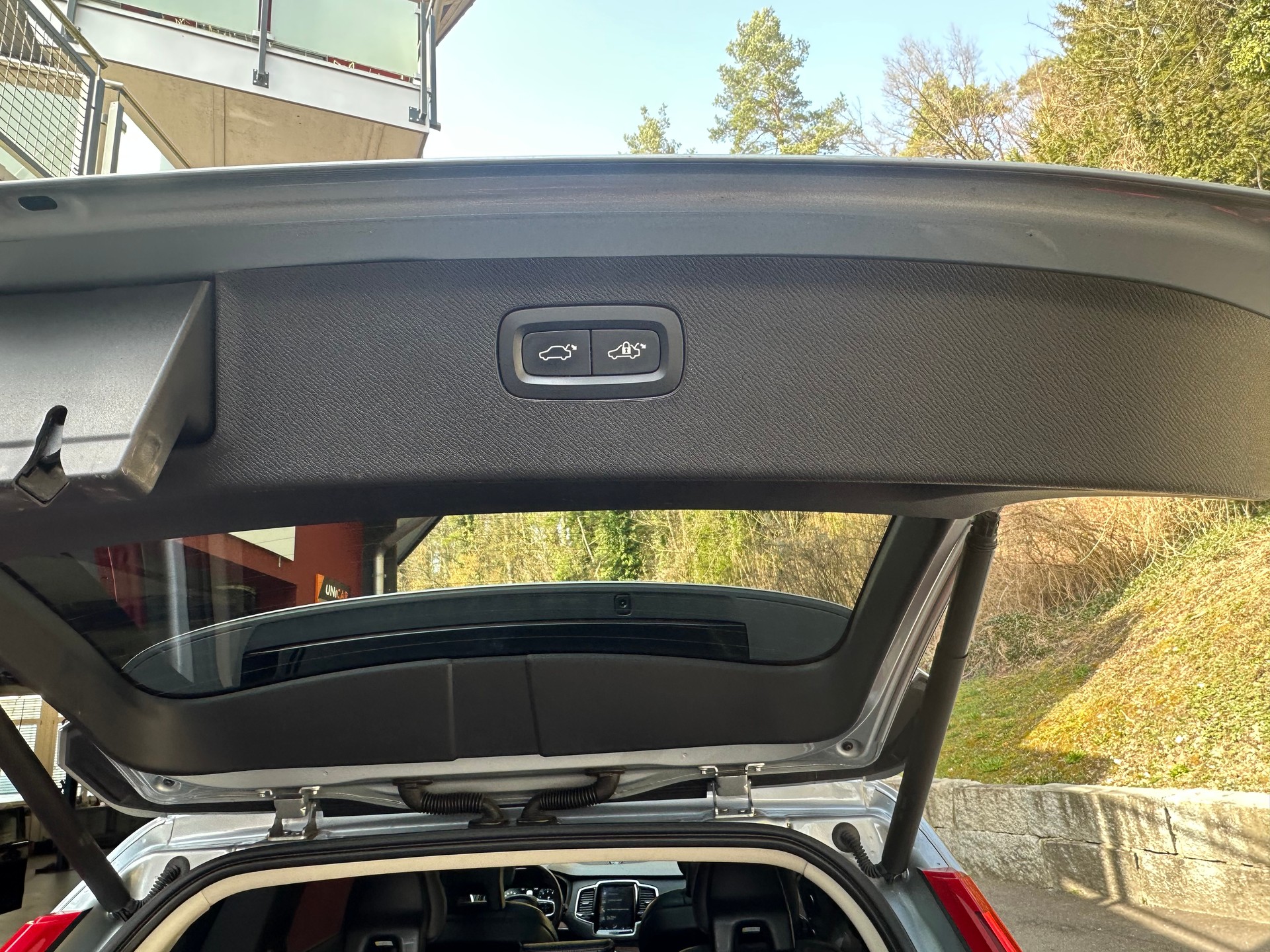 VOLVO XC90-image-8