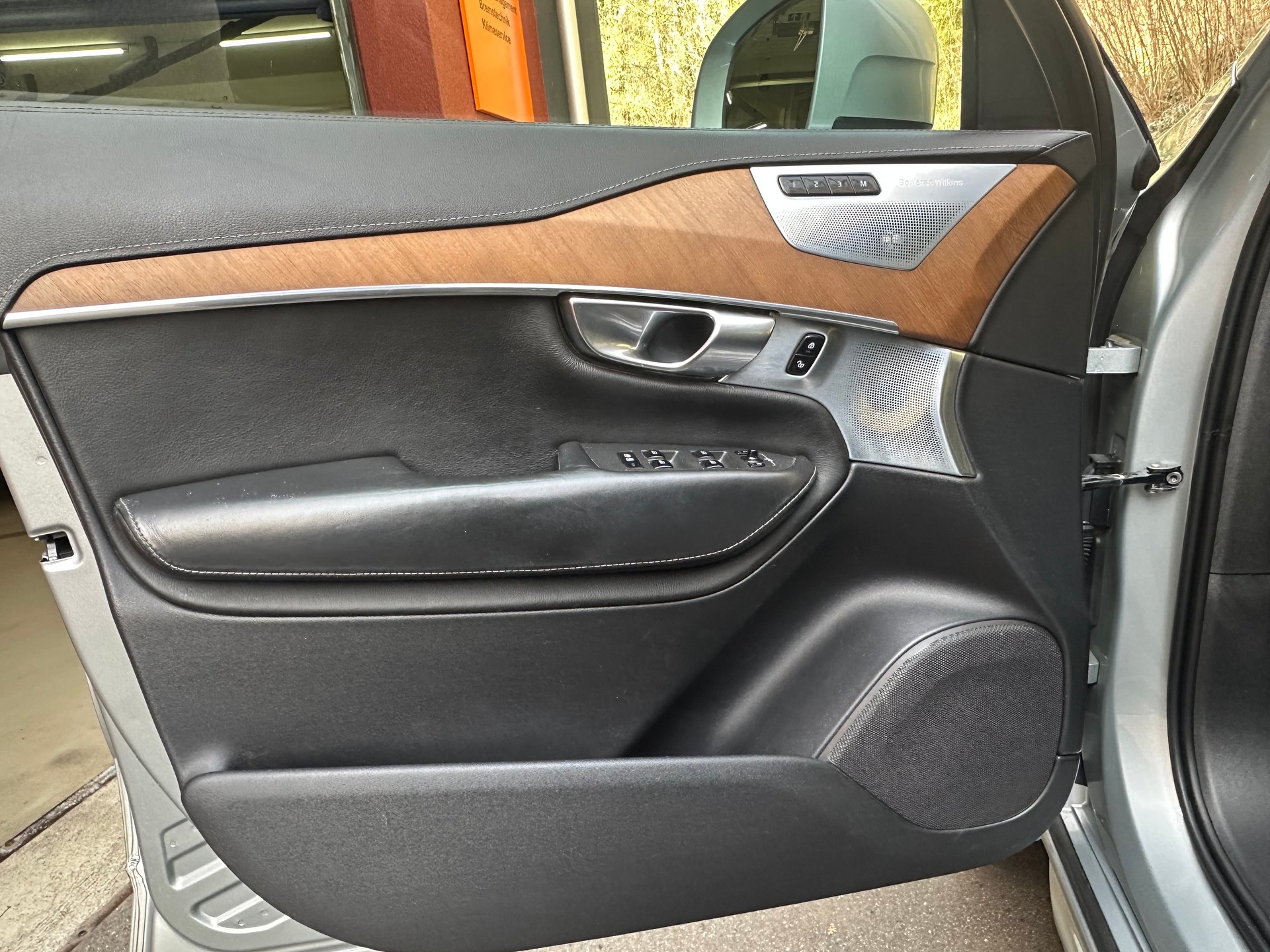 VOLVO XC90-image-21