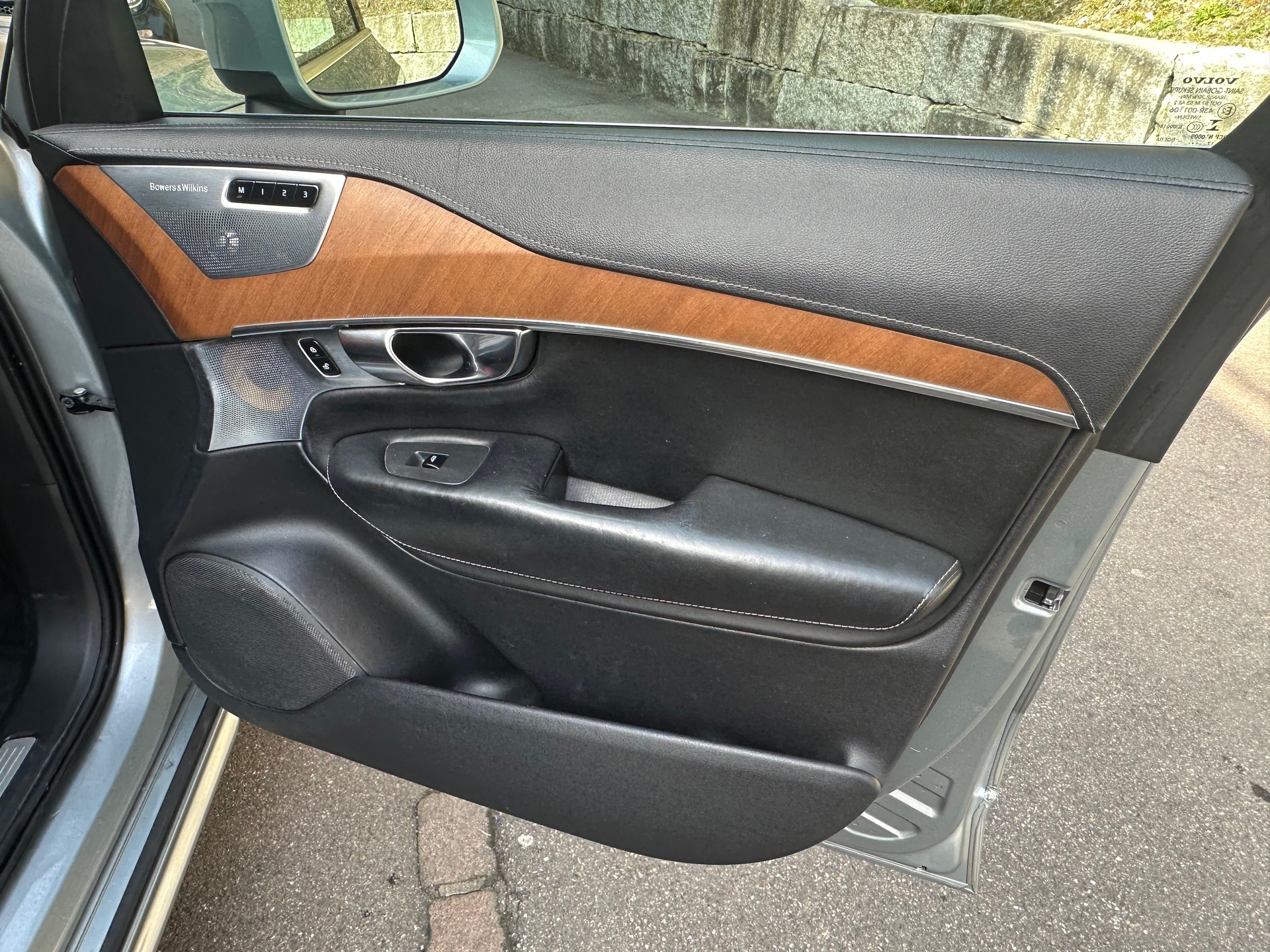 VOLVO XC90-image-15