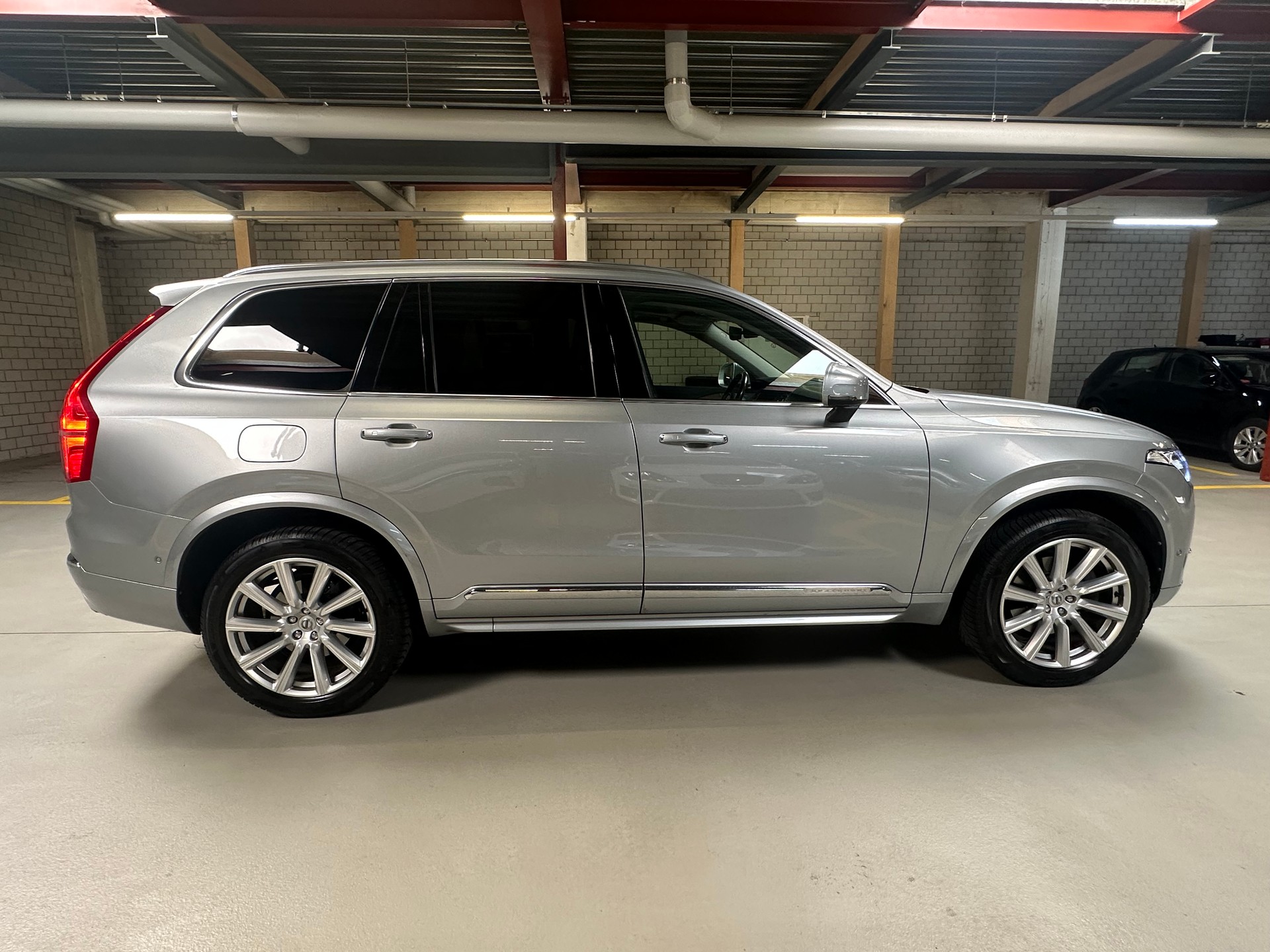 VOLVO XC90-image-4