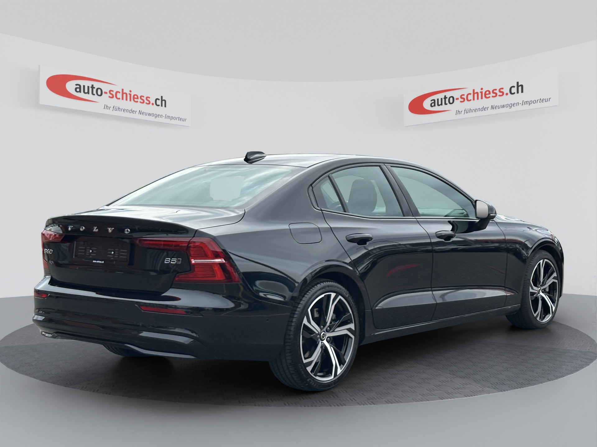 VOLVO S60 B5 AWD Benzin Mild Hybrid Ultimate Dark Geartronic-image-4