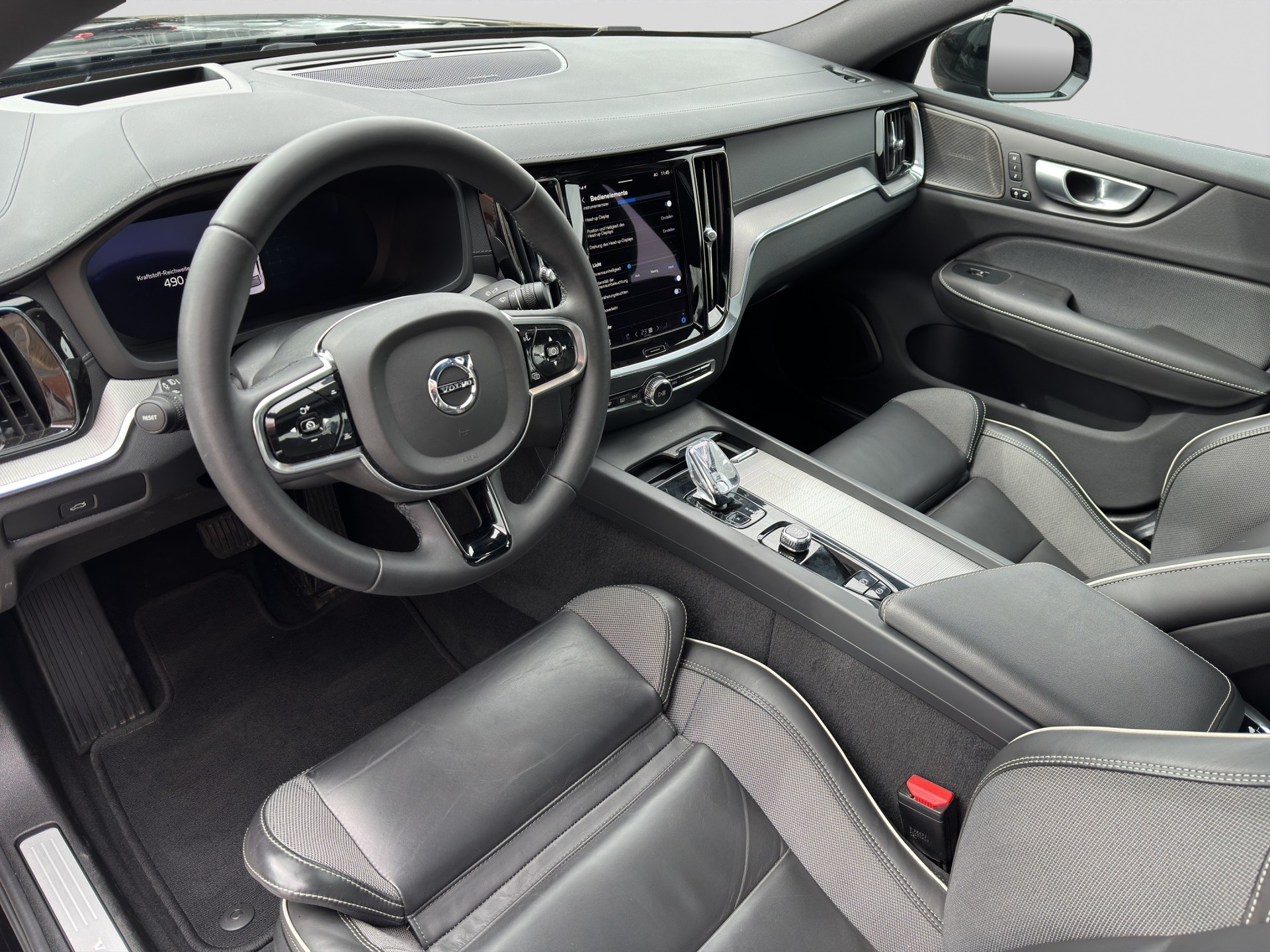 VOLVO S60 B5 AWD Benzin Mild Hybrid Ultimate Dark Geartronic-image-6
