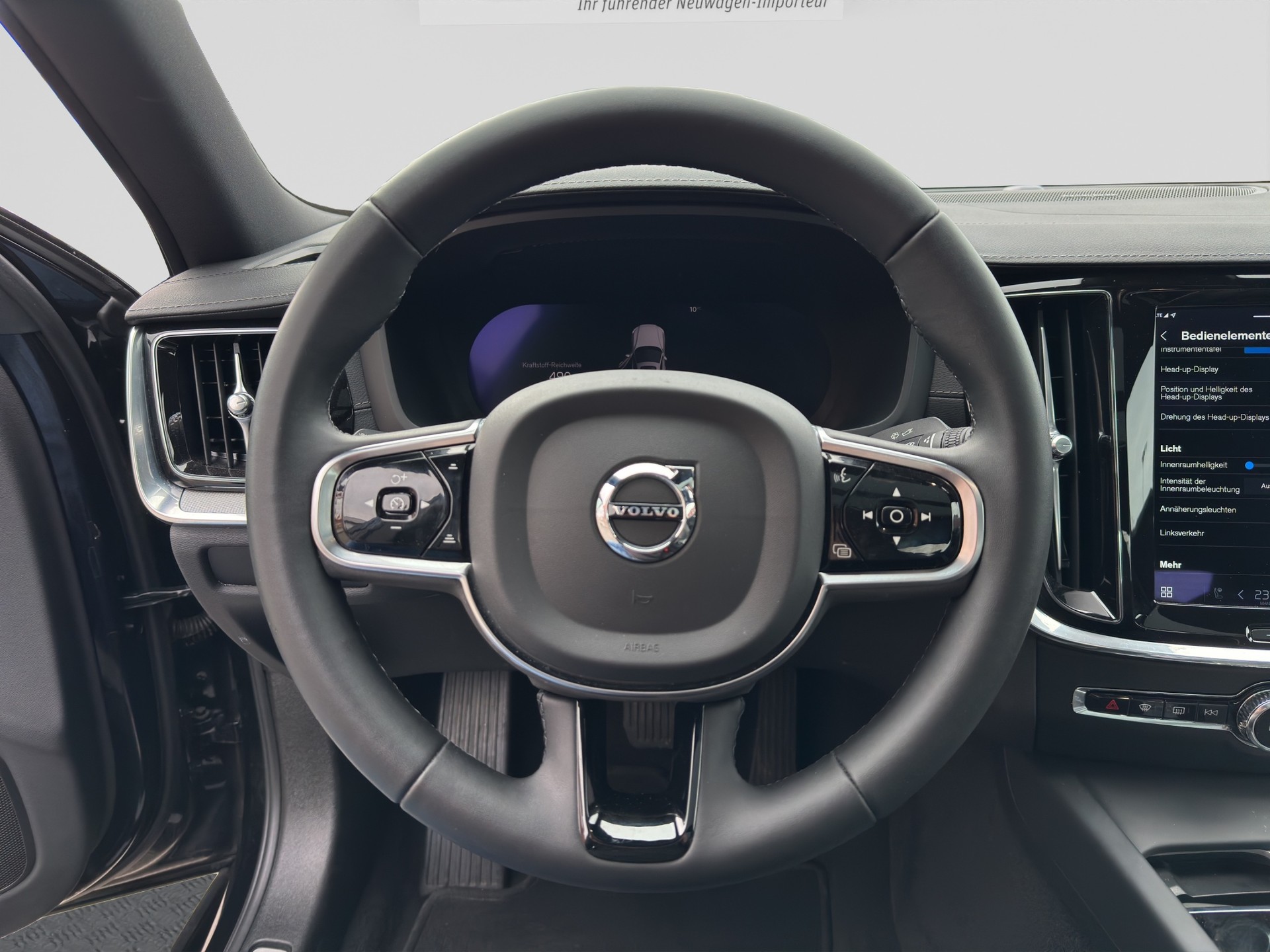 VOLVO S60 B5 AWD Benzin Mild Hybrid Ultimate Dark Geartronic-image-10