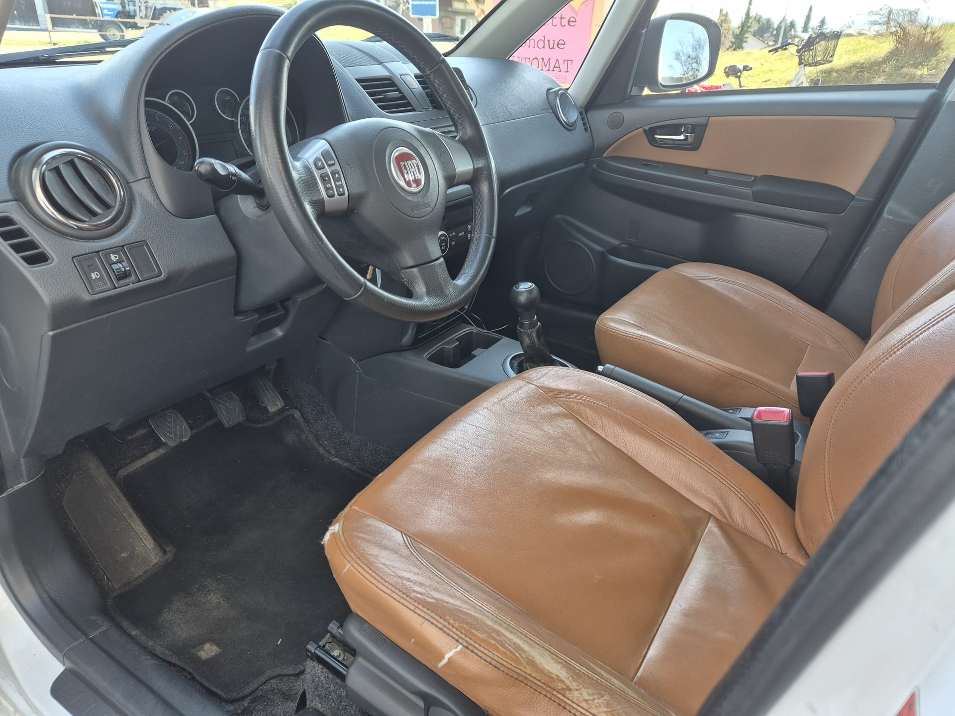 FIAT Sedici 1.6 4WD Emotion-image-9