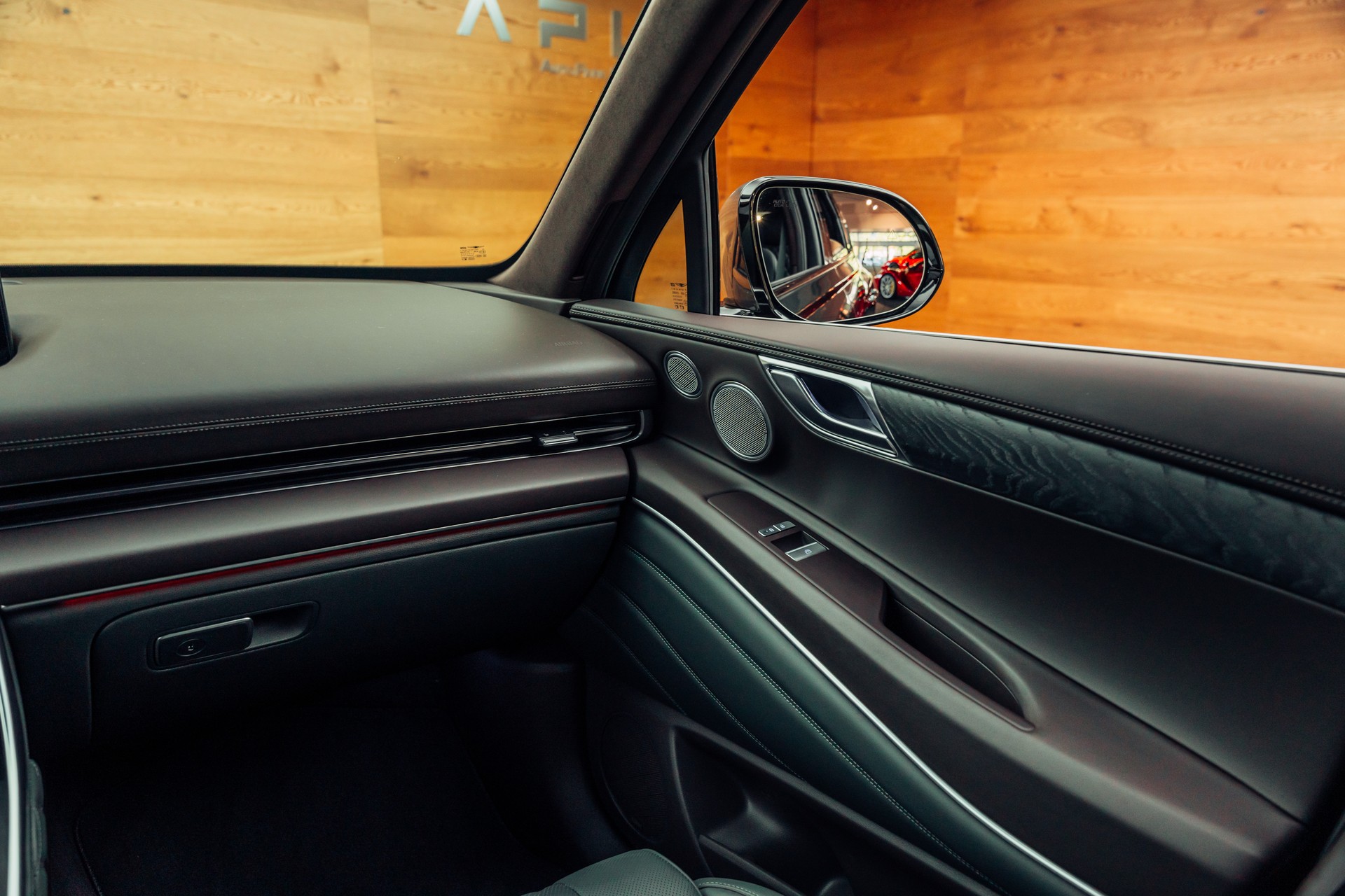 GENESIS GV80 3.0 CRDI Luxus 7 Seater AT8 AWD-image-11