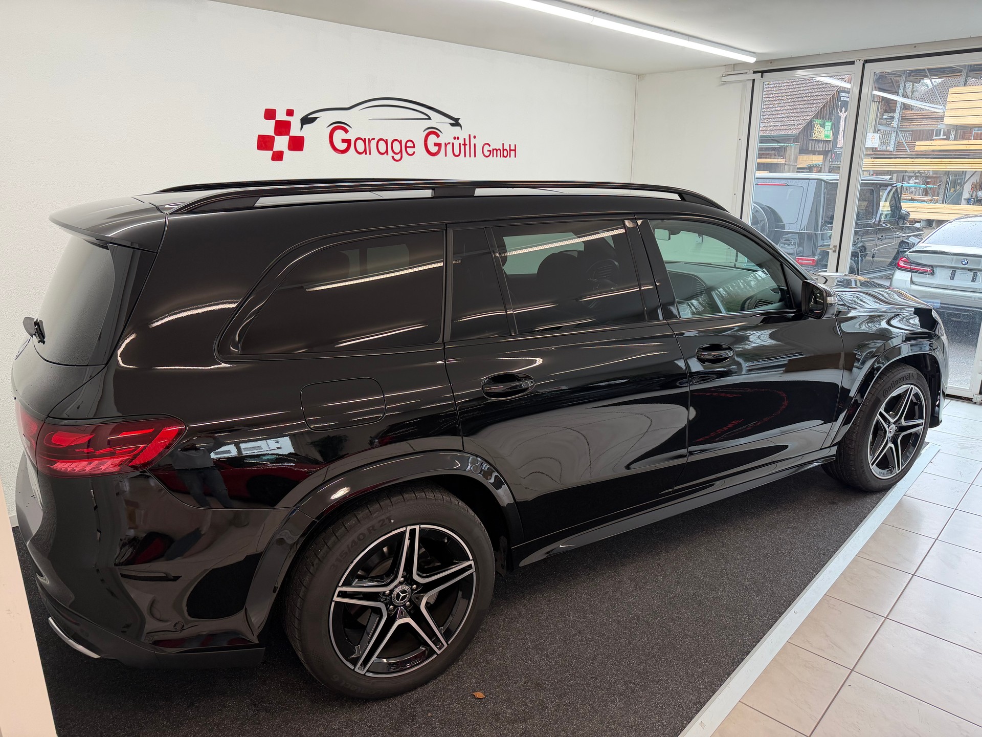 MERCEDES-BENZ GLS 450 AMG Line 4matic-image-4