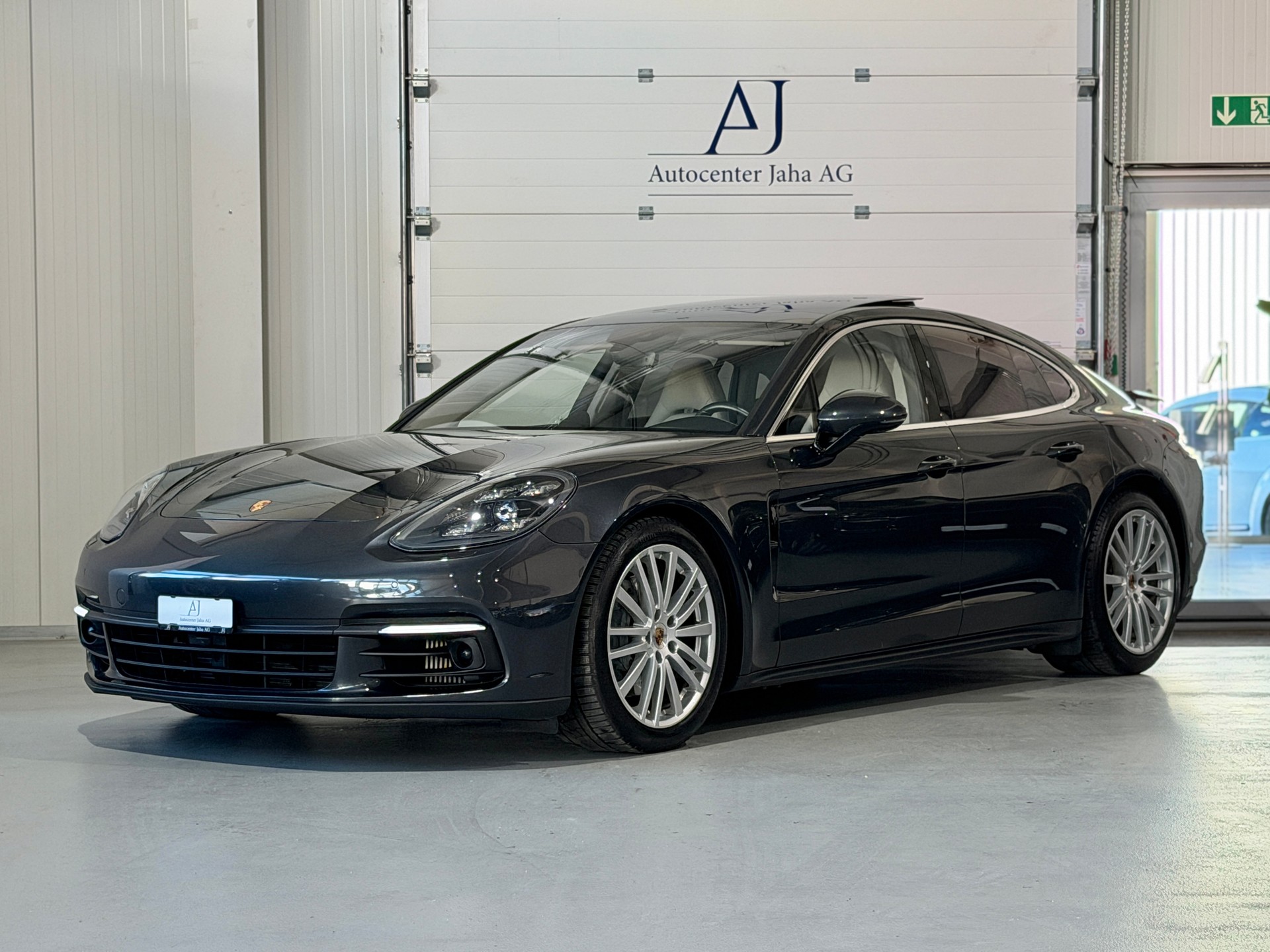 PORSCHE Panamera 4S PDK (CH) Vollausstattung-showroom-element-2