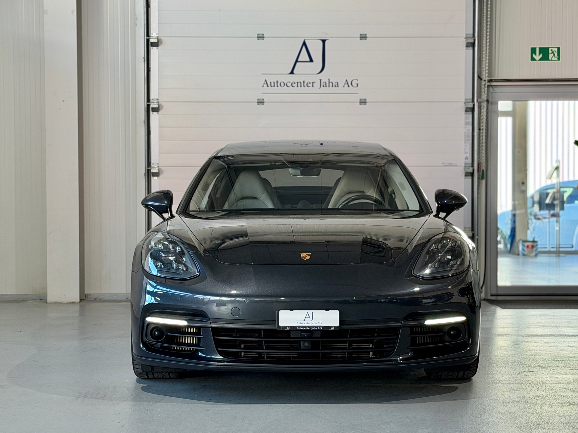 PORSCHE Panamera 4S PDK (CH) Vollausstattung-showroom-element-3
