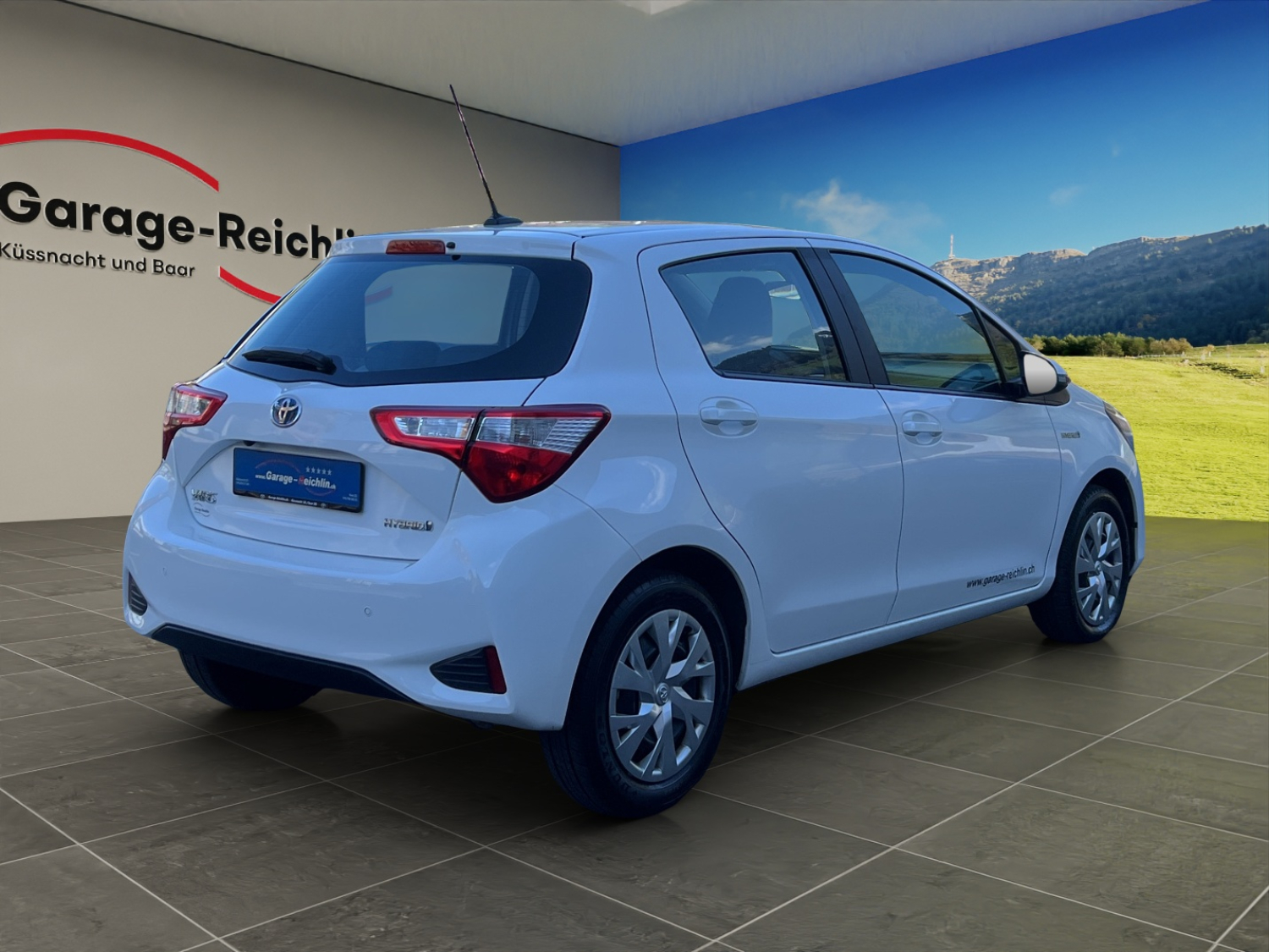 TOYOTA Yaris 1.5 VVT-i HSD Comfort-image-4