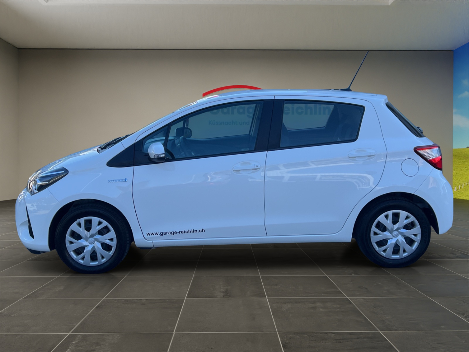 TOYOTA Yaris 1.5 VVT-i HSD Comfort-showroom-element-1