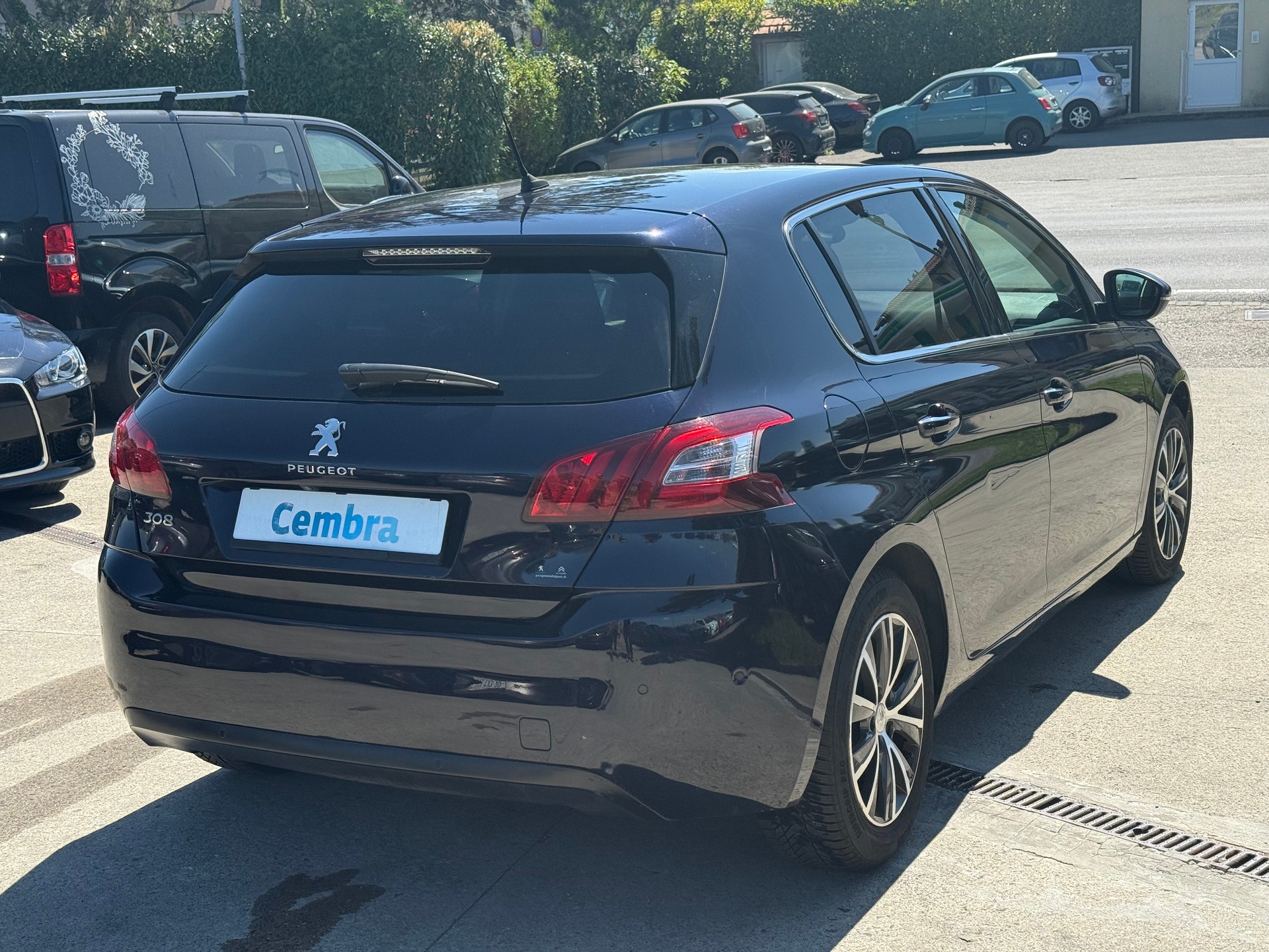 PEUGEOT 308 1.2 THP Allure-image-5