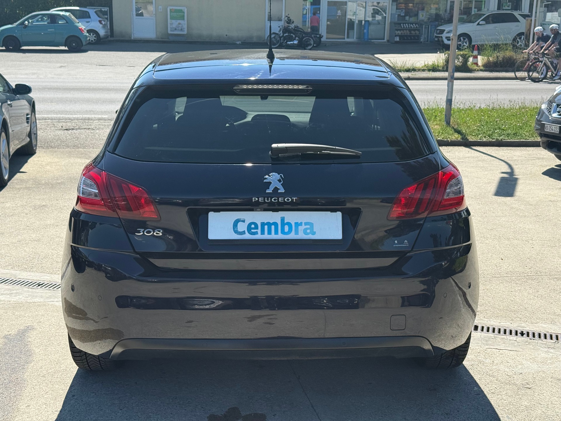 PEUGEOT 308 1.2 THP Allure-image-6