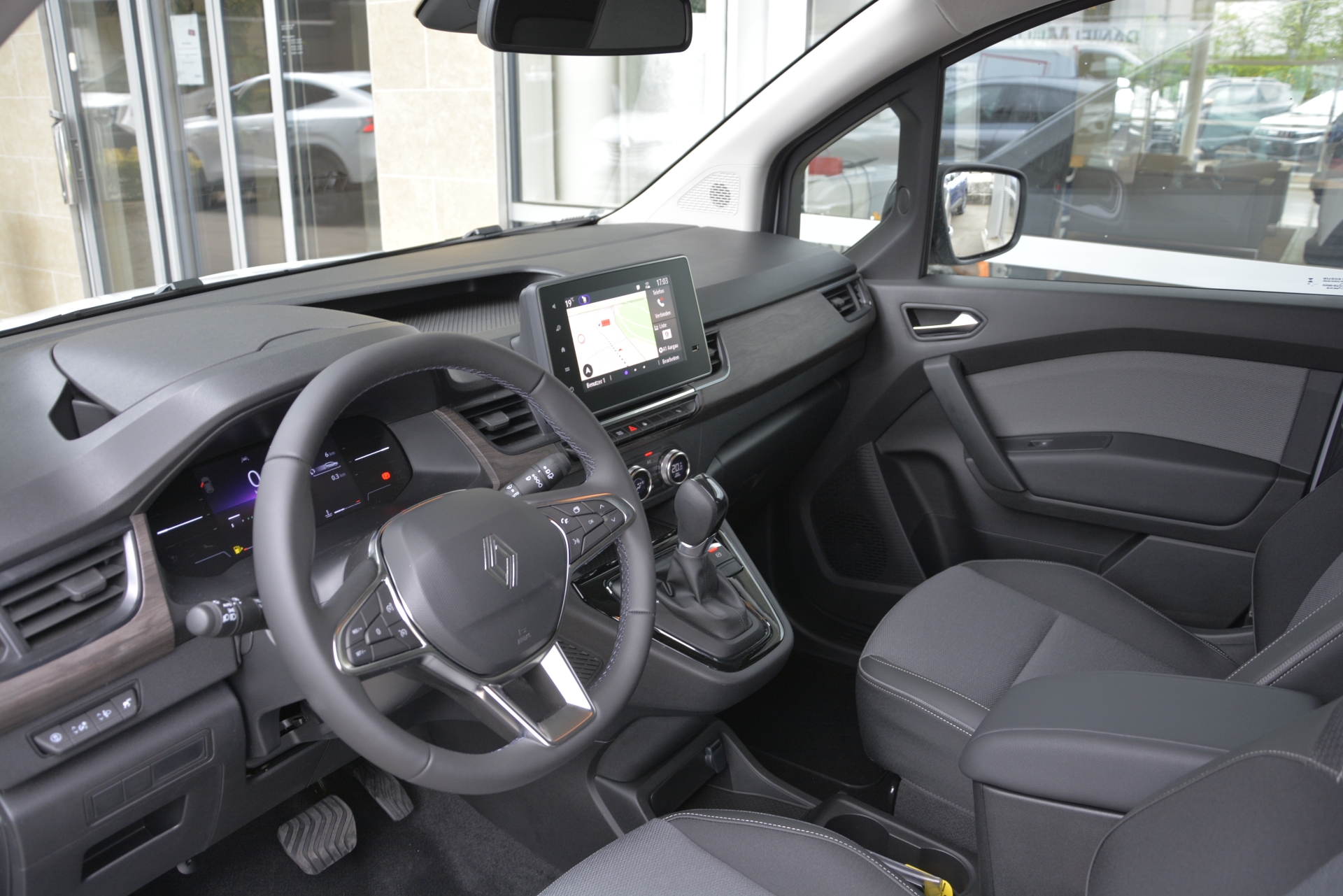 RENAULT GRAND KANGOO techno 1.3 TCe 130 PF EDC-image-4