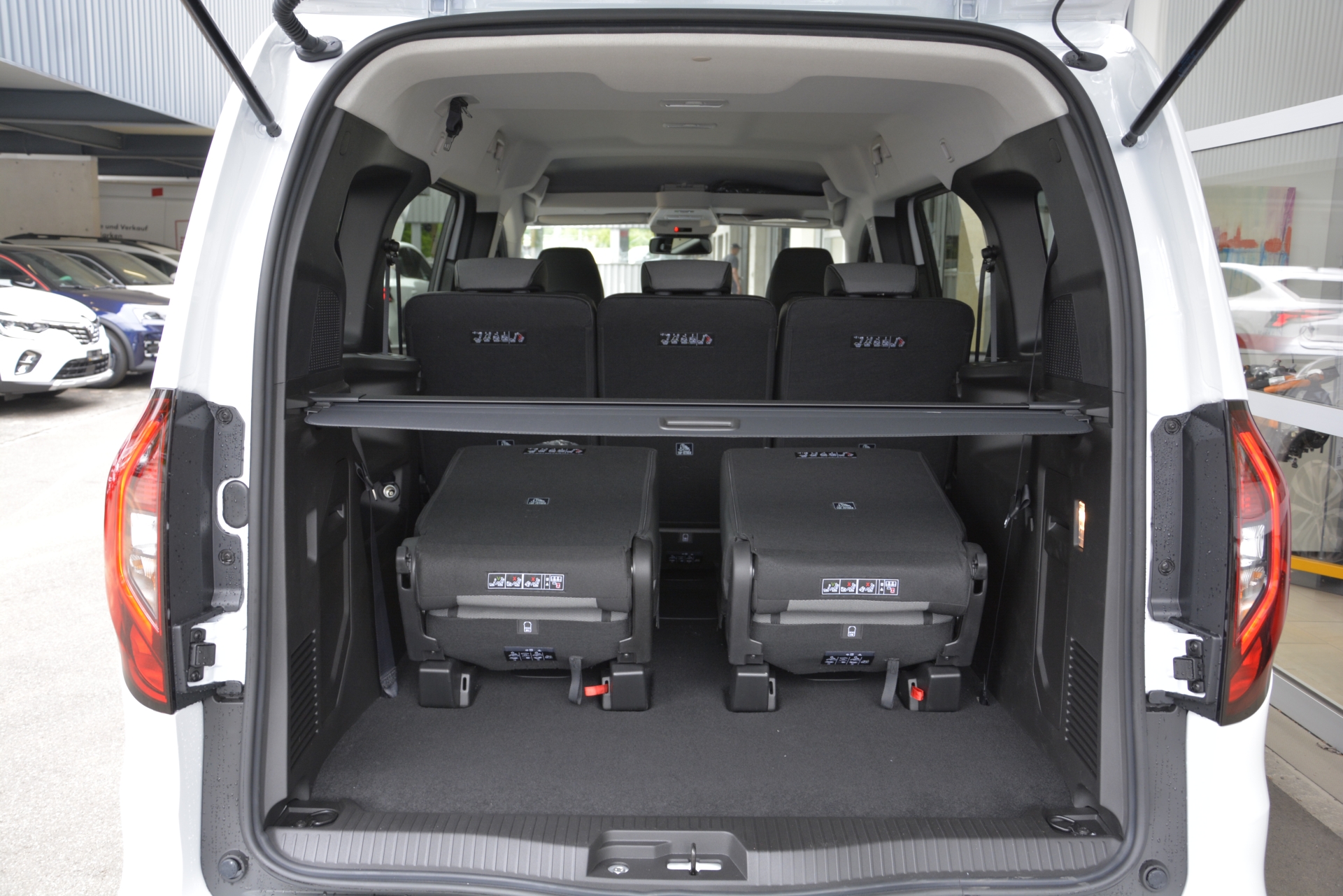 RENAULT GRAND KANGOO techno 1.3 TCe 130 PF EDC-image-8