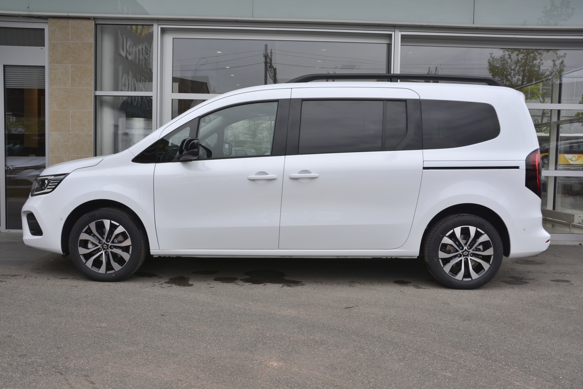 RENAULT GRAND KANGOO techno 1.3 TCe 130 PF EDC-image-2