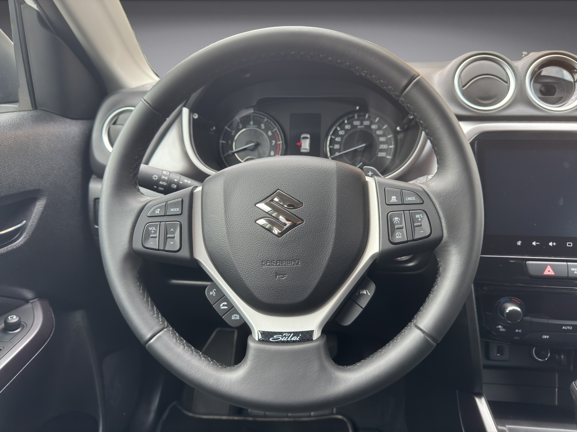 SUZUKI Vitara 1.5 Piz Sulai Hybrid 4x4-image-8