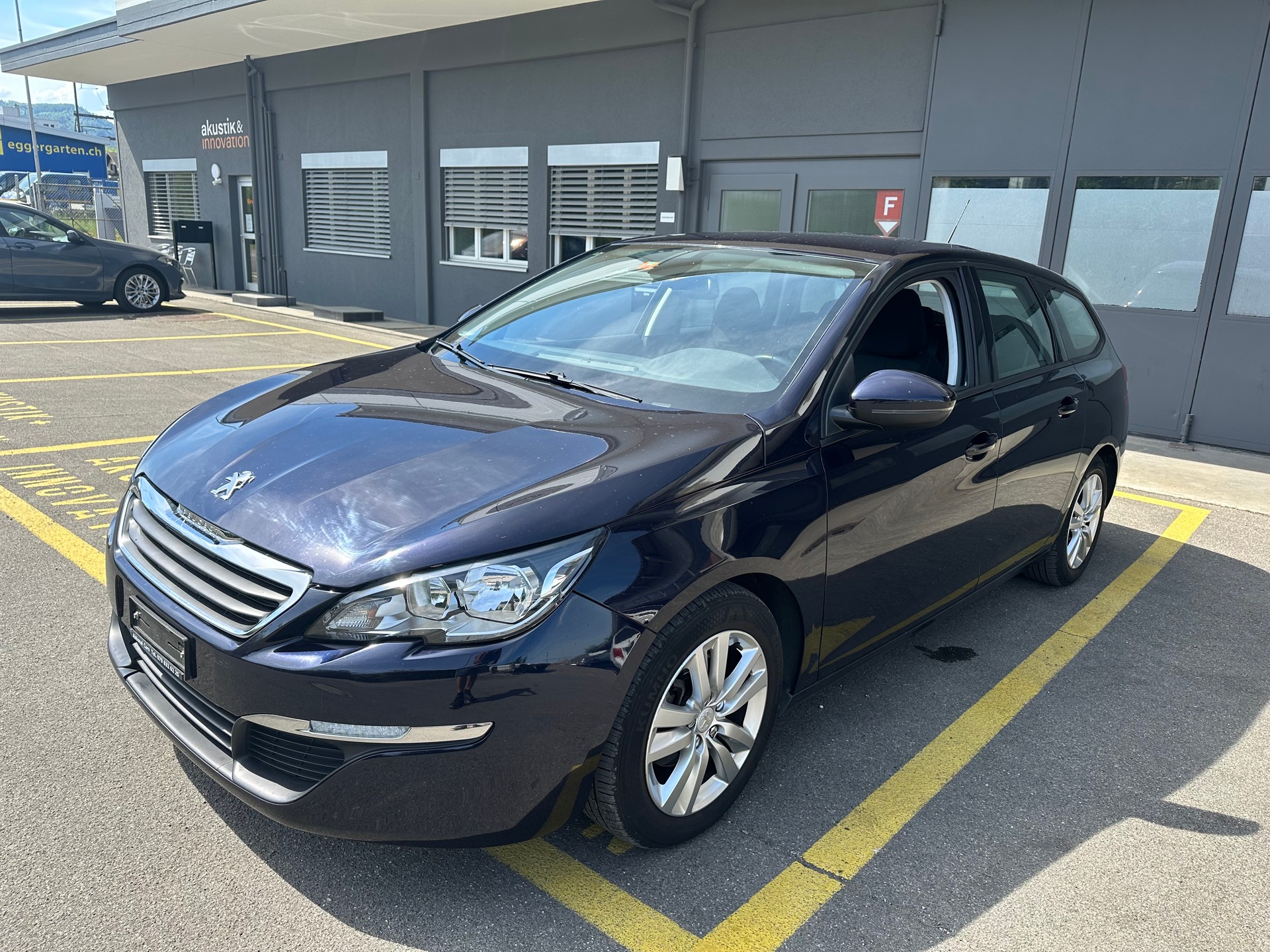 PEUGEOT 308 SW 1.2 THP Business Automatic