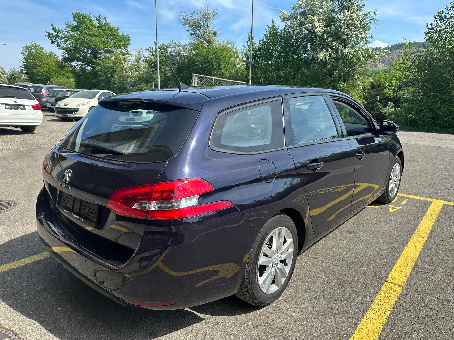 PEUGEOT 308 SW 1.2 THP Business Automatic-image-2