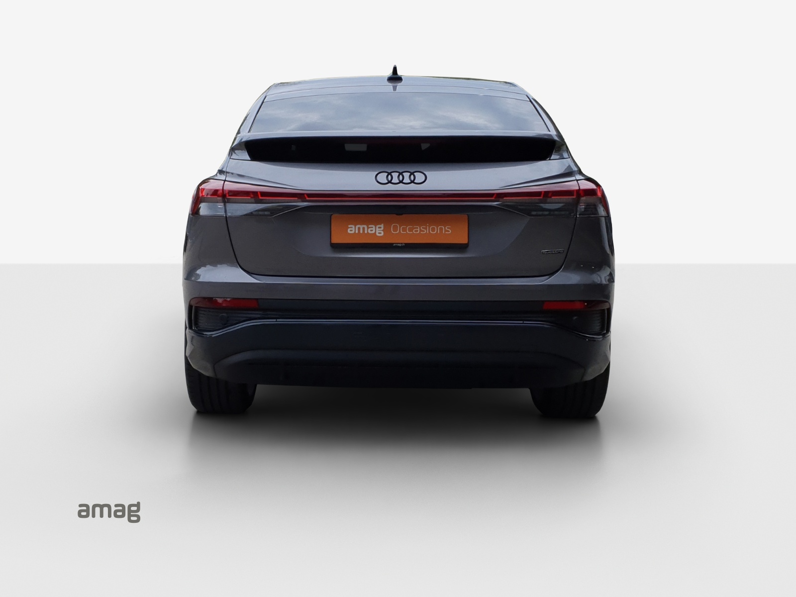 AUDI Q4 Sportback e-tron 50 quattro-showroom-element-3