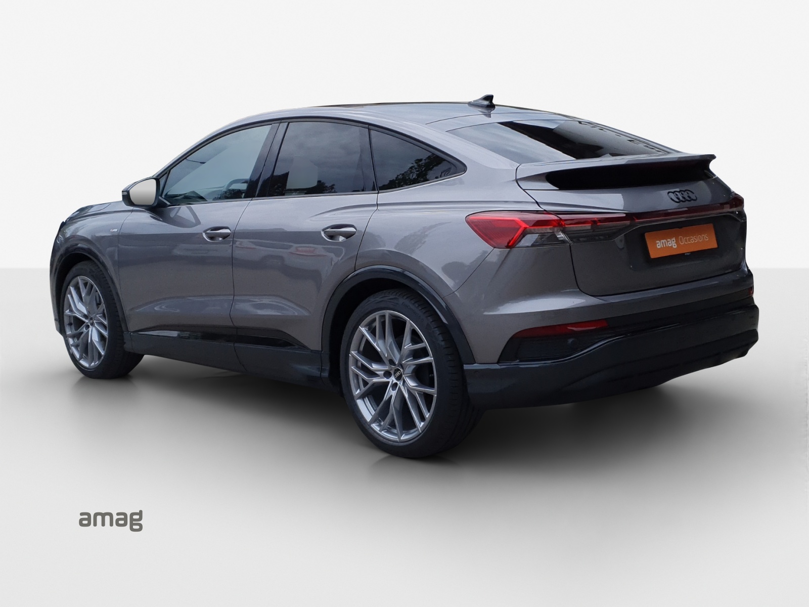 AUDI Q4 Sportback e-tron 50 quattro-showroom-element-2