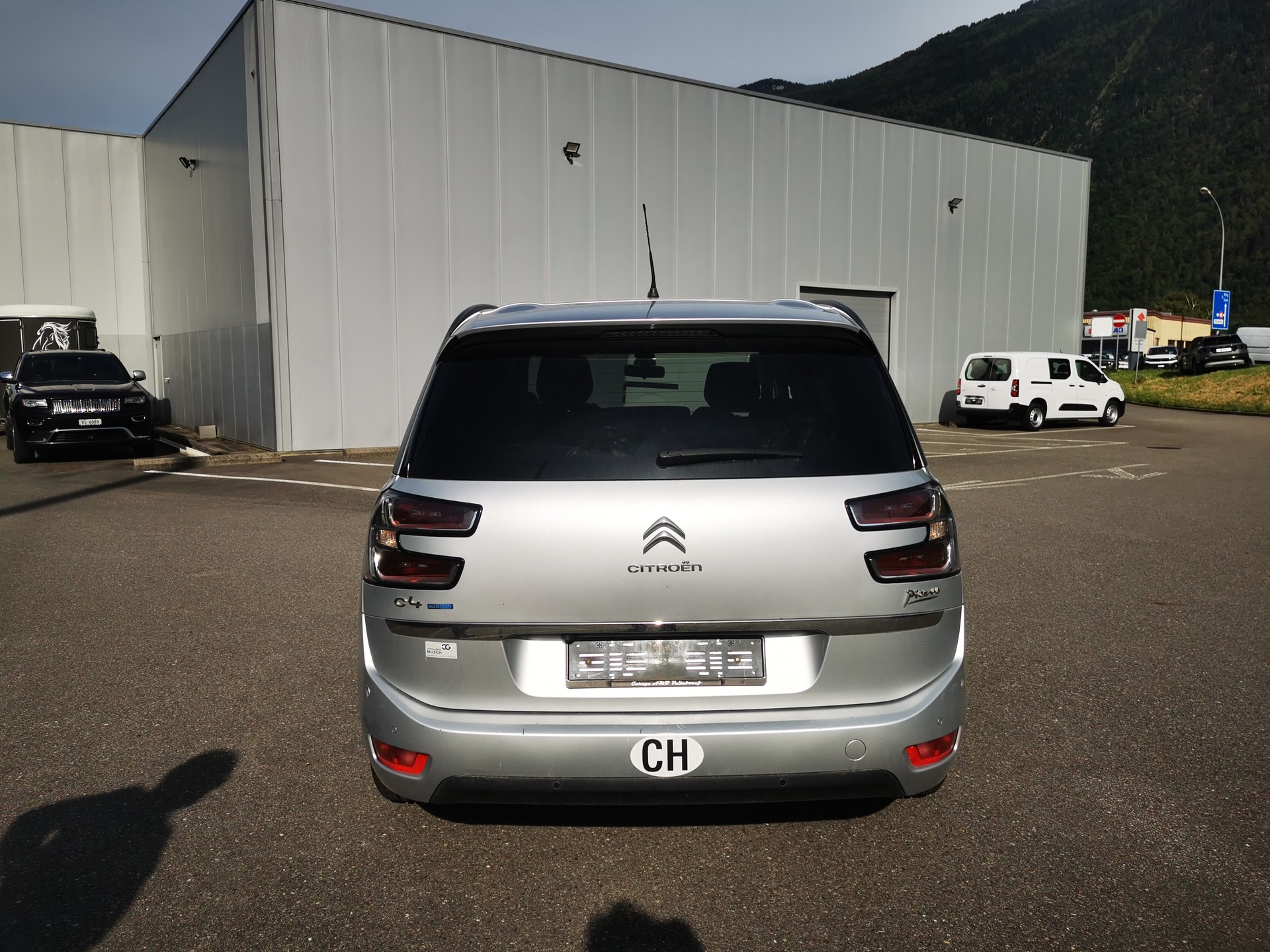 CITROEN Grand C4 Picasso 2.0 BlueHDi Intensive Automatic-image-3