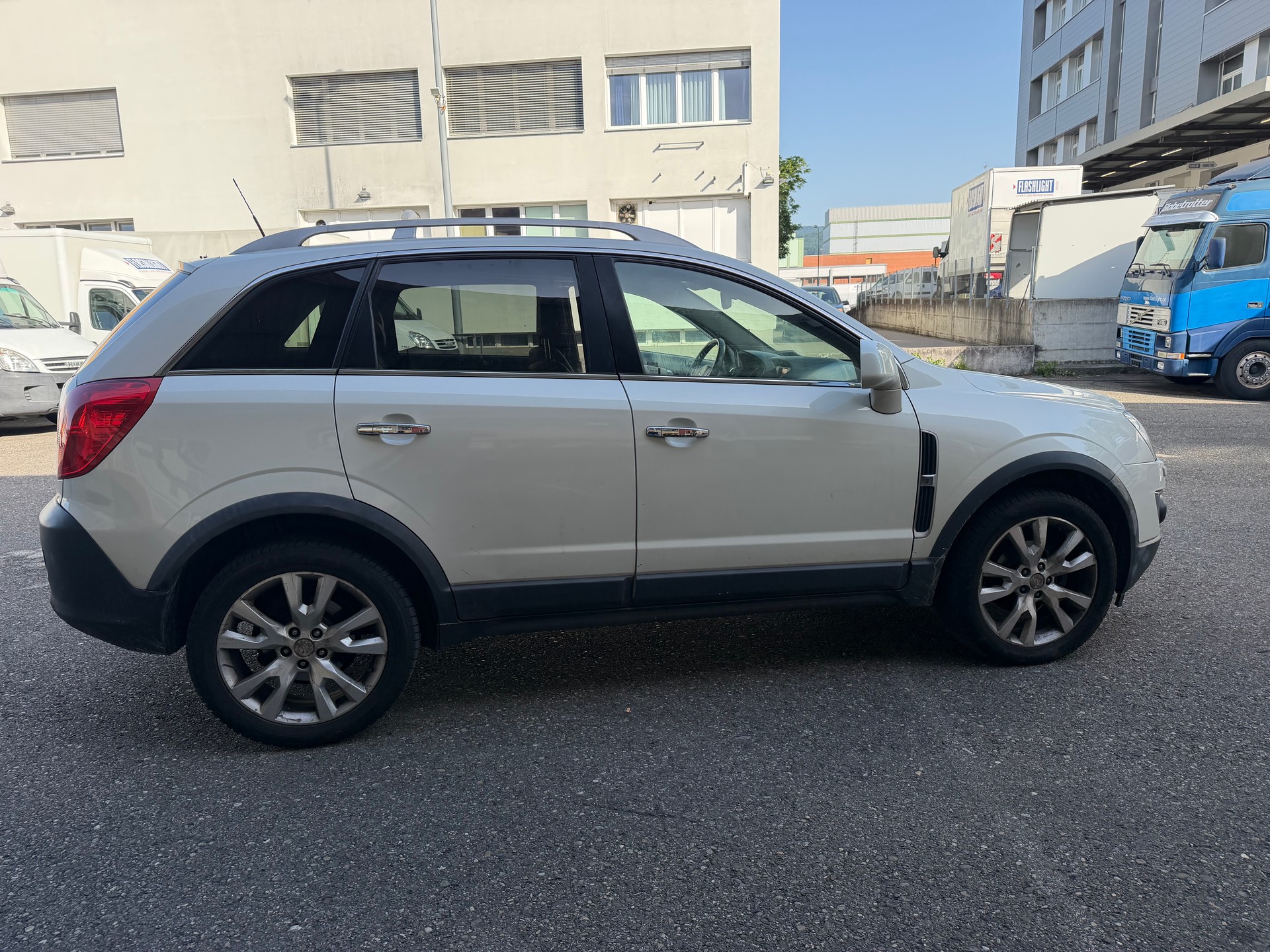 OPEL Antara 2.2 CDTi Cosmo 4WD Automatic-image-3