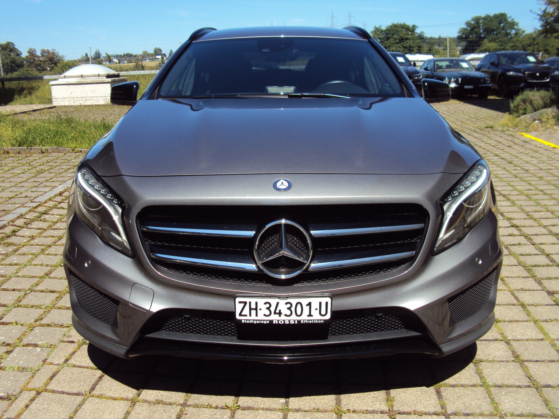 MERCEDES-BENZ GLA 250 AMG Line 4Matic 7G-DCT-image-2