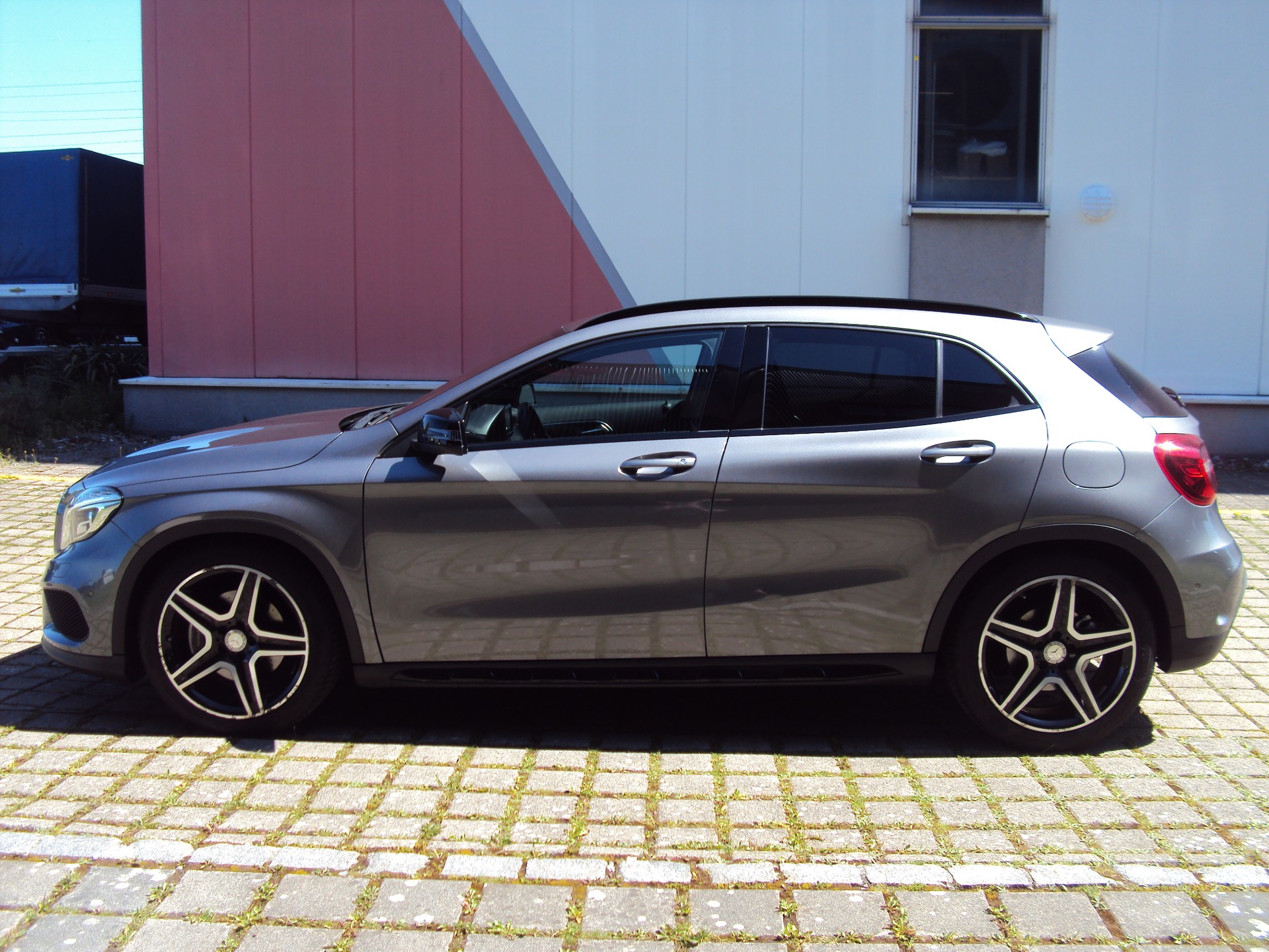 MERCEDES-BENZ GLA 250 AMG Line 4Matic 7G-DCT-image-6