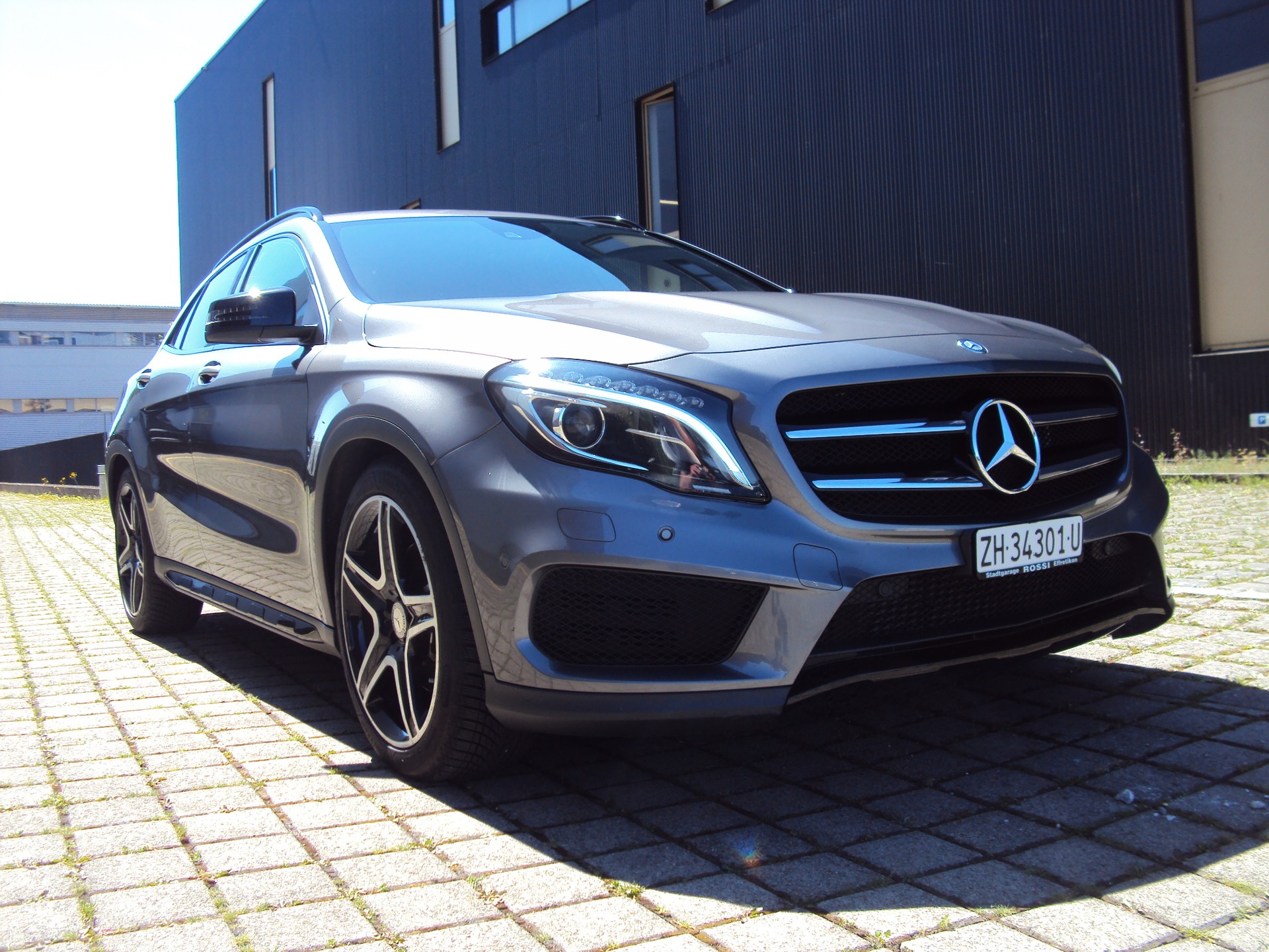 MERCEDES-BENZ GLA 250 AMG Line 4Matic 7G-DCT-image-1