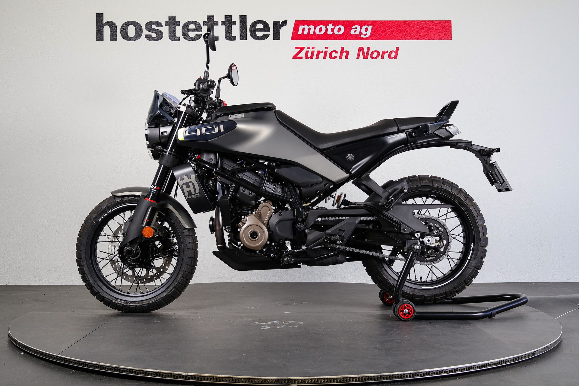 HUSQVARNA 401 Svartpilen-image-4