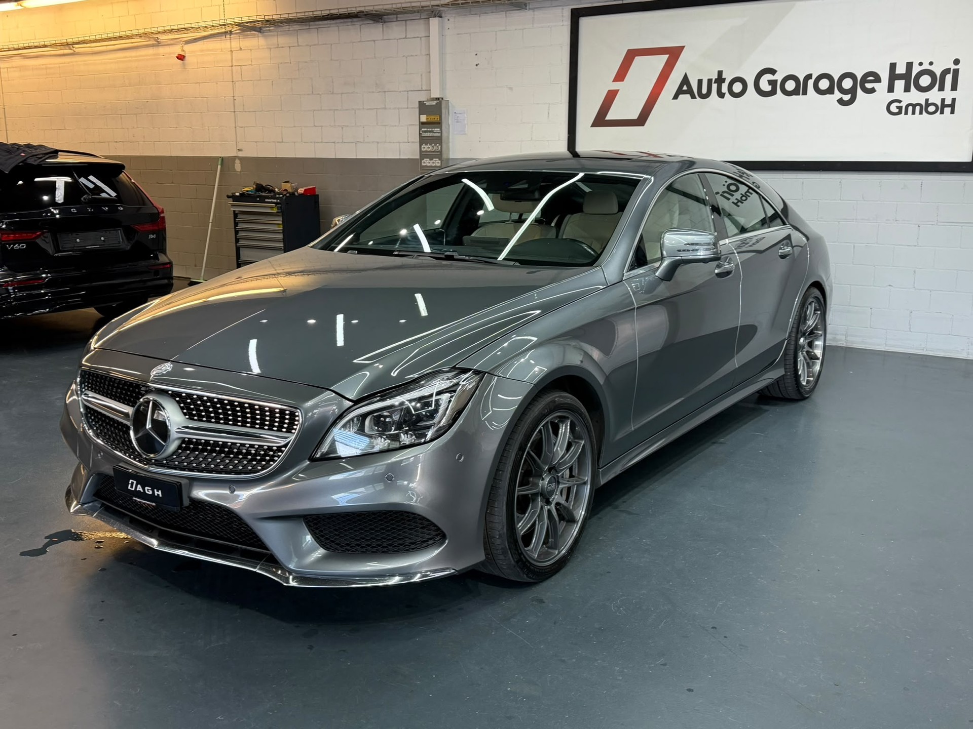MERCEDES-BENZ CLS 500 4Matic 9G-Tronic VOLL OZ Pano H&K