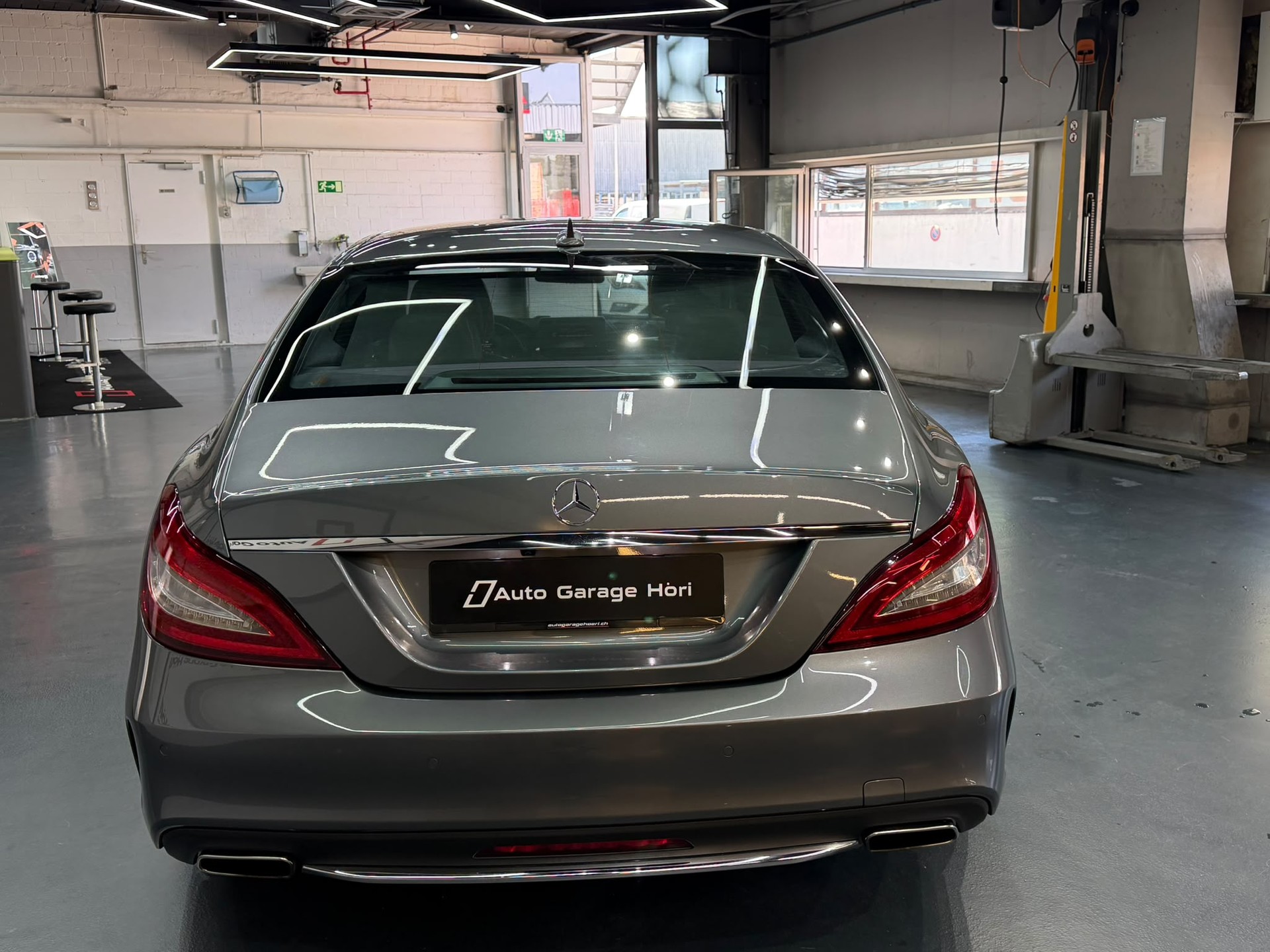 MERCEDES-BENZ CLS 500 4Matic 9G-Tronic VOLL OZ Pano H&K-showroom-element-3