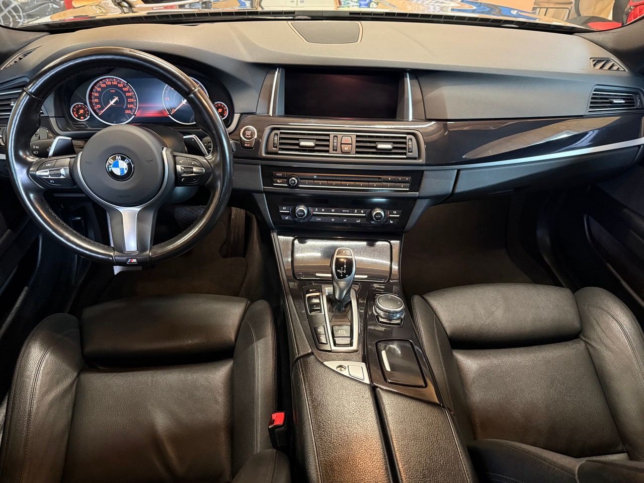 BMW 530d Touring xDrive Steptronic-image-8
