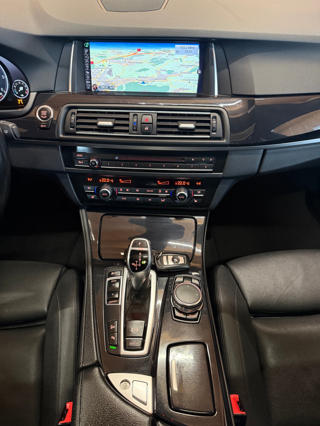 BMW 530d Touring xDrive Steptronic-image-11