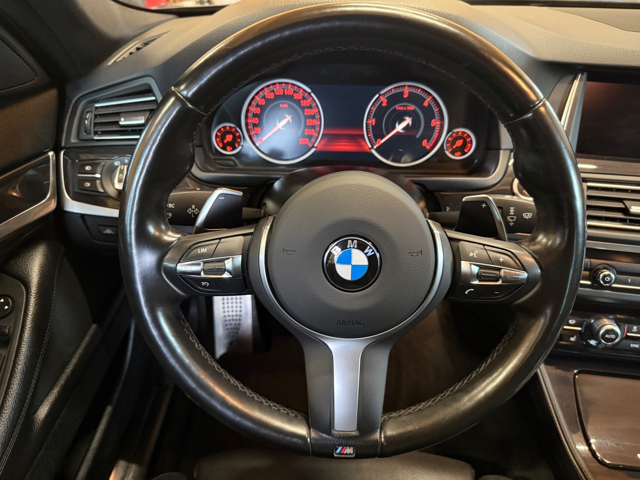 BMW 530d Touring xDrive Steptronic-image-10