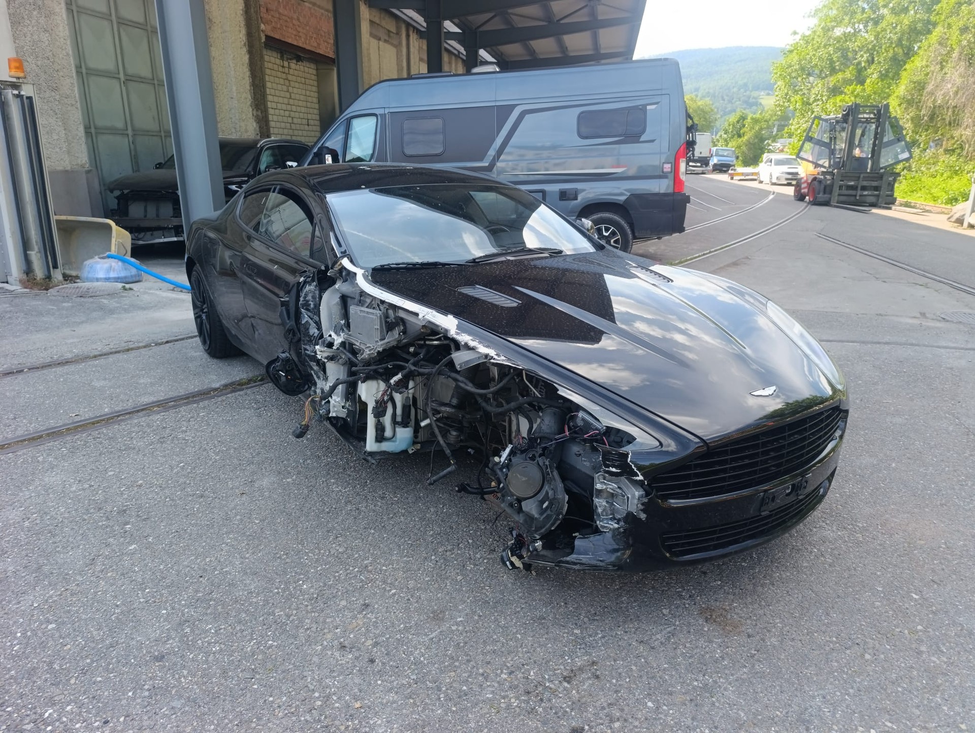 ASTON MARTIN Rapide 5.9 V12 Touchtronic 2-image-5