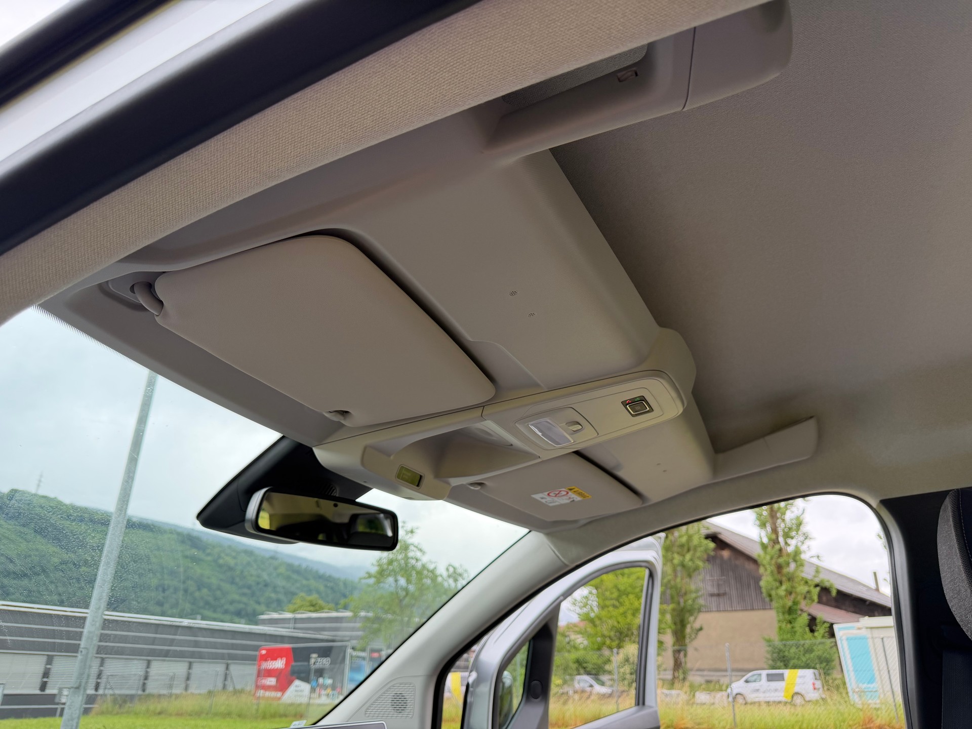 RENAULT "GRAND KANGOO" 1.3 TCe 130 PF TECHNO EDC. CH WAGEN. AUTOMAT. MIT 7 SITZE. LANGER RADSTAND. NUR 6`800 KM !!-image-29
