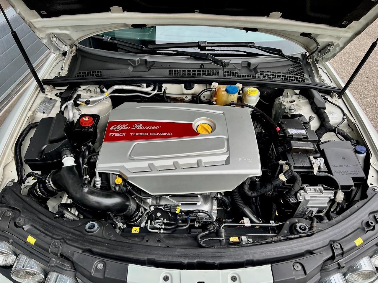 ALFA ROMEO 159 Sportwagon 1.8 TBi TI-image-8