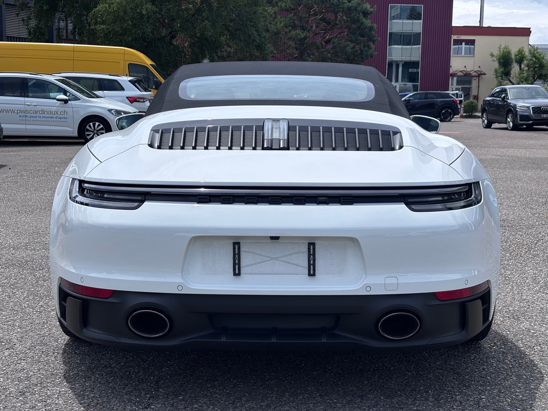 PORSCHE 911 Carrera 4 GTS Cabriolet PDK-image-6