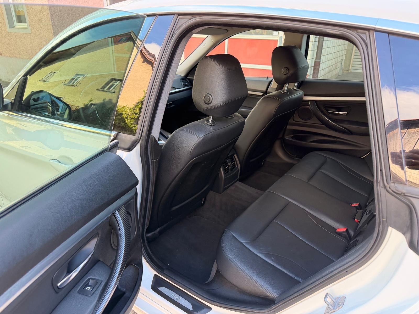 BMW 328i GT xDrive Steptronic-image-11