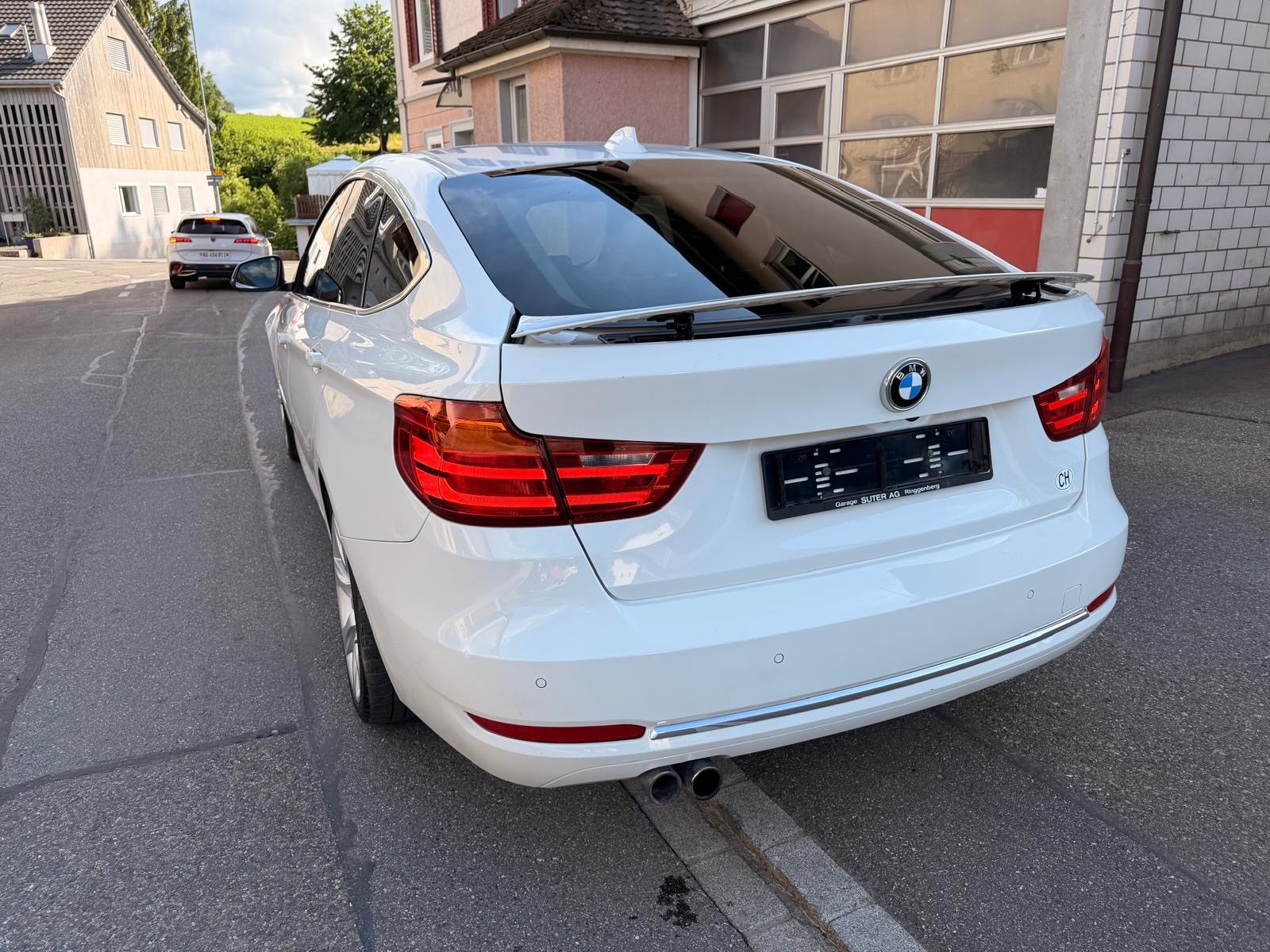 BMW 328i GT xDrive Steptronic-image-3