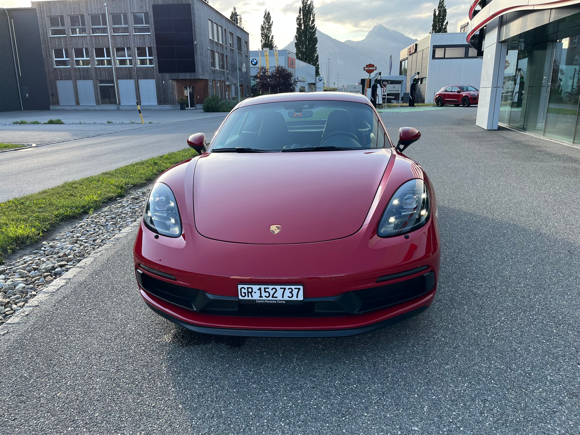 PORSCHE 2.5 GTS PDK mit Porsche Approved Garantie Karminrot-image-7