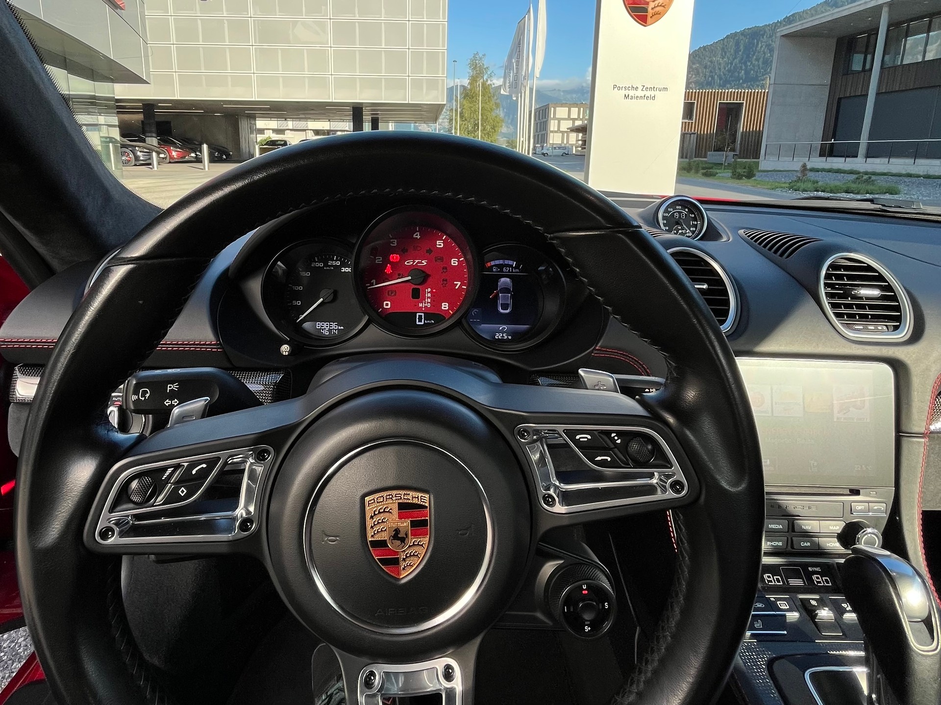 PORSCHE 2.5 GTS PDK mit Porsche Approved Garantie Karminrot-image-12