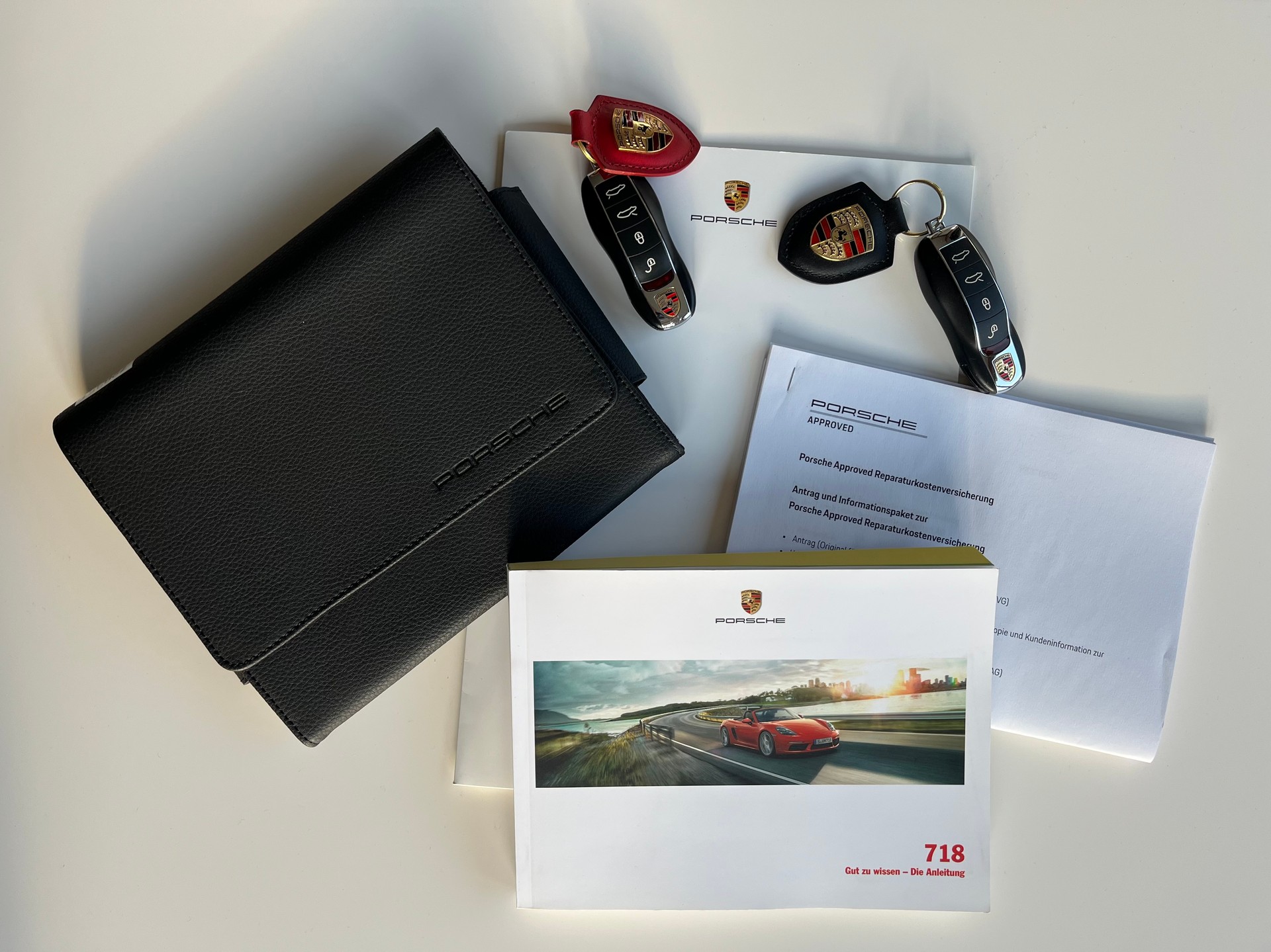 PORSCHE 2.5 GTS PDK mit Porsche Approved Garantie Karminrot-image-18