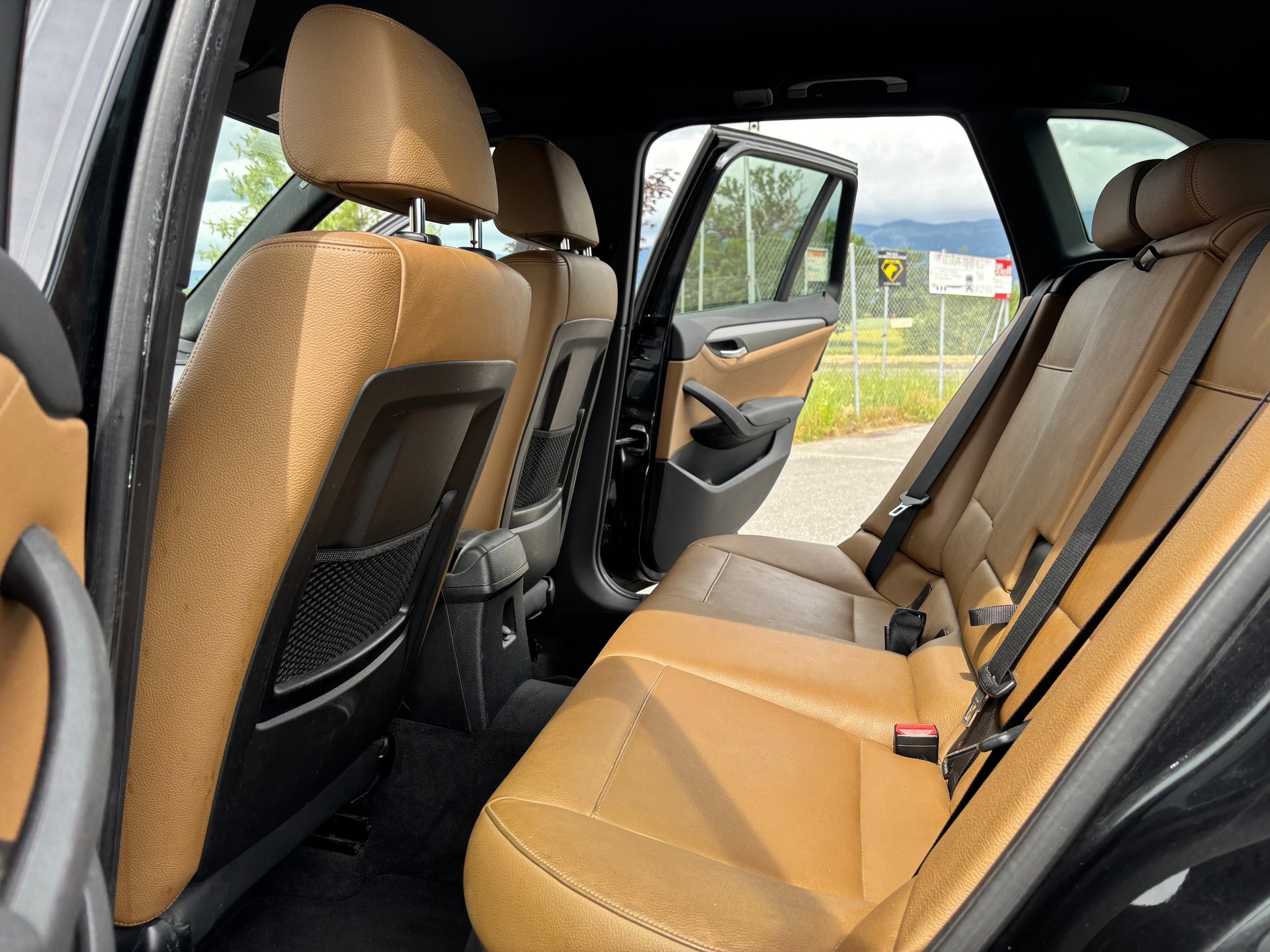 BMW X1 xDrive 20i Steptronic-image-12
