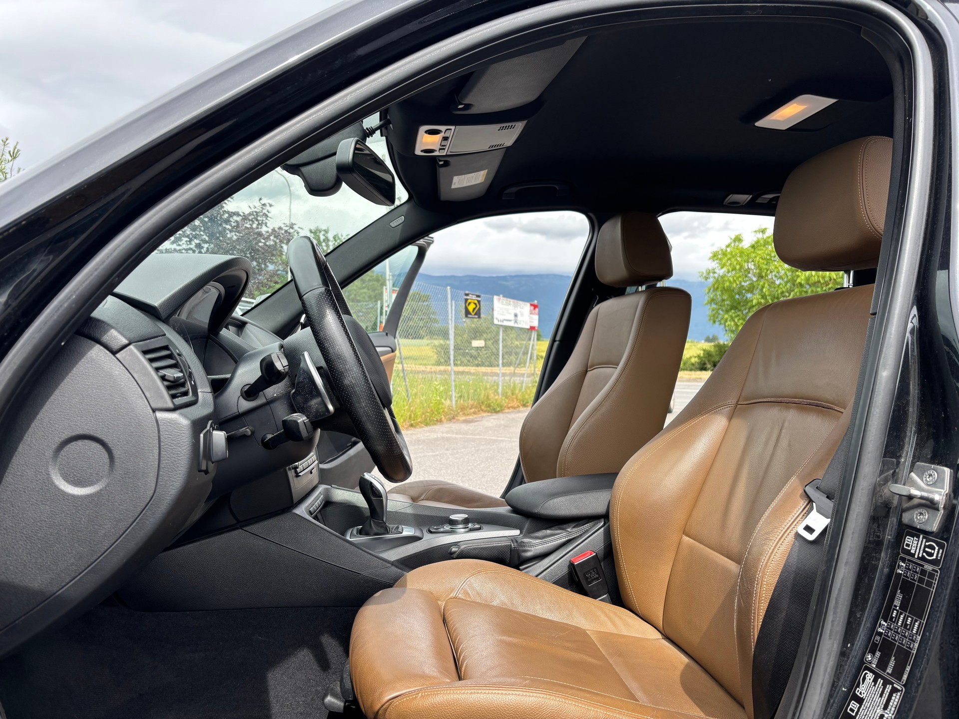BMW X1 xDrive 20i Steptronic-image-9