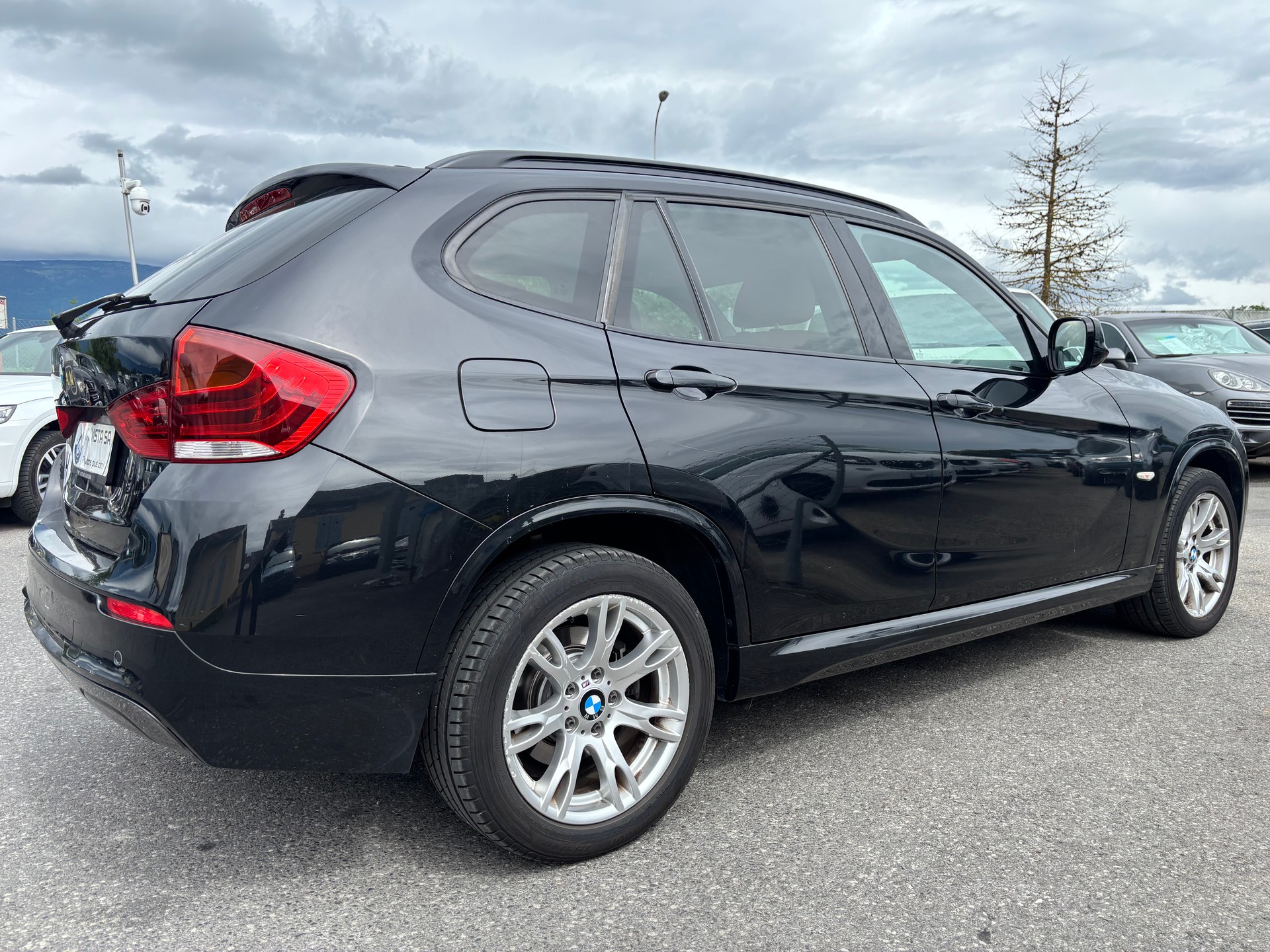 BMW X1 xDrive 20i Steptronic-showroom-element-3